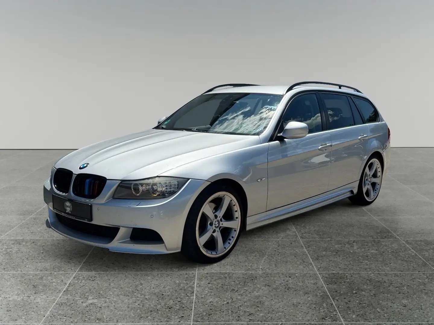 BMW 320 i Touring M Paket Sitzhz. PDC Klimaautomatik Argento - 1