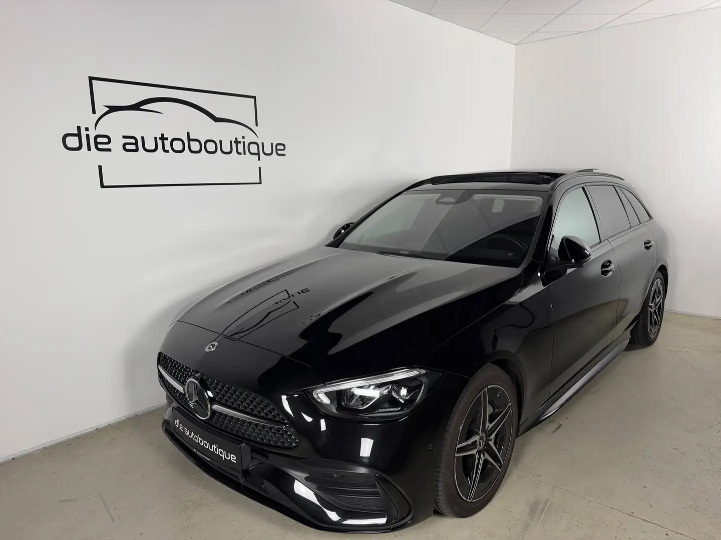 Mercedes-Benz C 180 // AMG Line // Night Paket // Pano // Memory // 18'' // Schwarz - 2