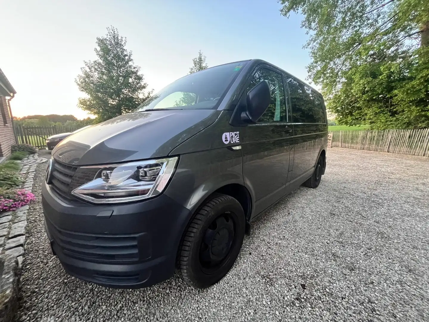 Volkswagen T6 Transporter 2.0 TDi SCR BMT Baseline DSG Gris - 1
