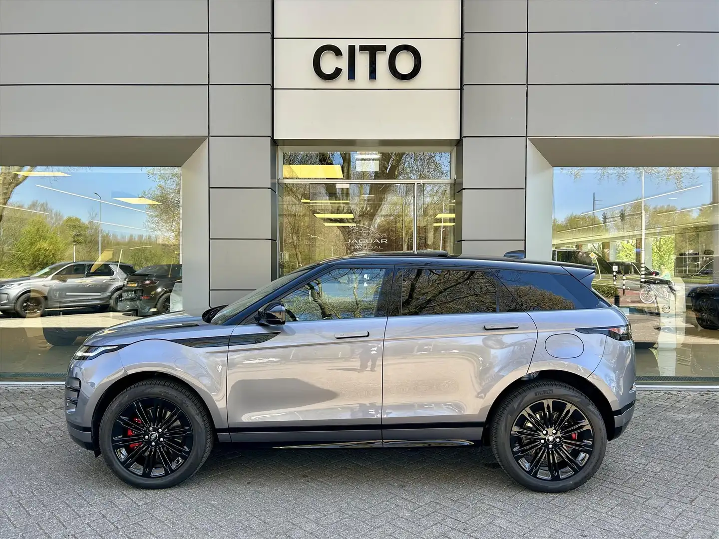 Land Rover Range Rover Evoque P270e PHEV AWD Dynamic SE Limited Edition Grijs - 2