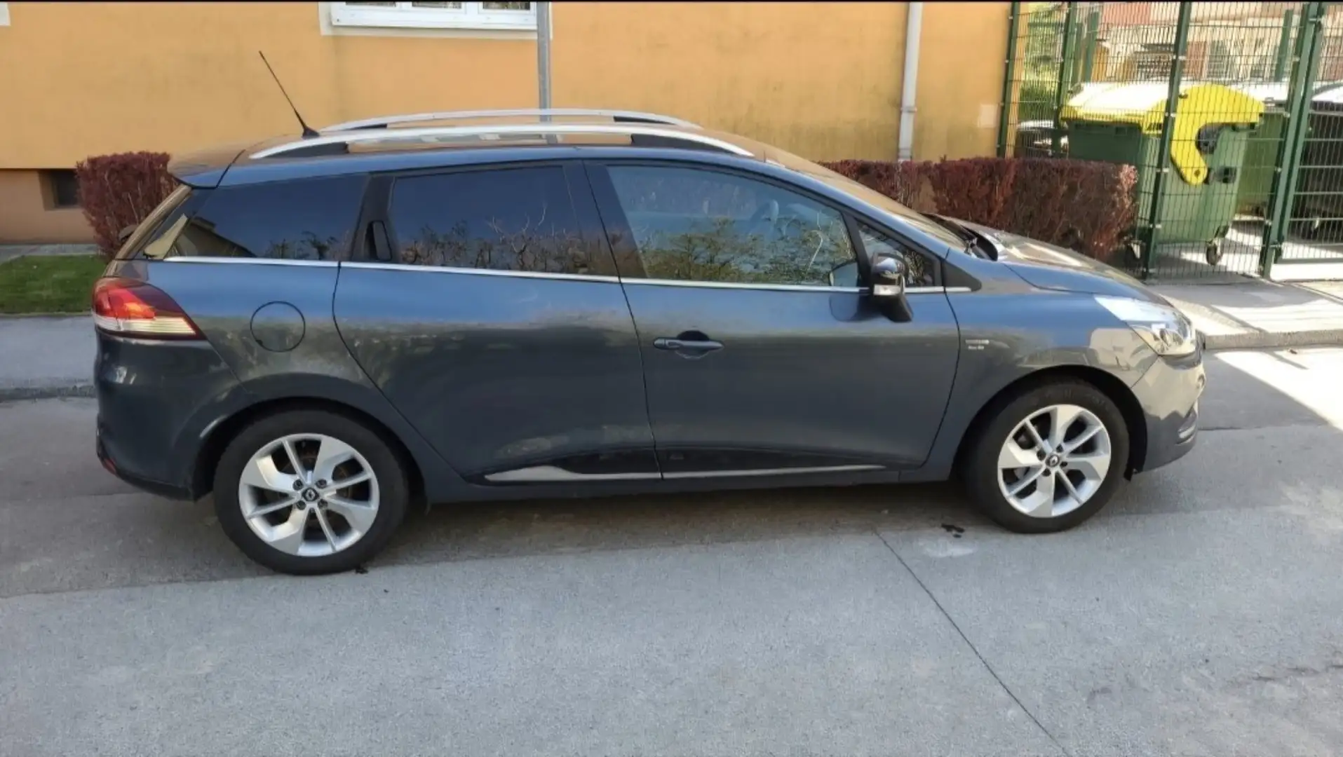Renault Clio Grandtour Energy TCe 90 Limited - 1