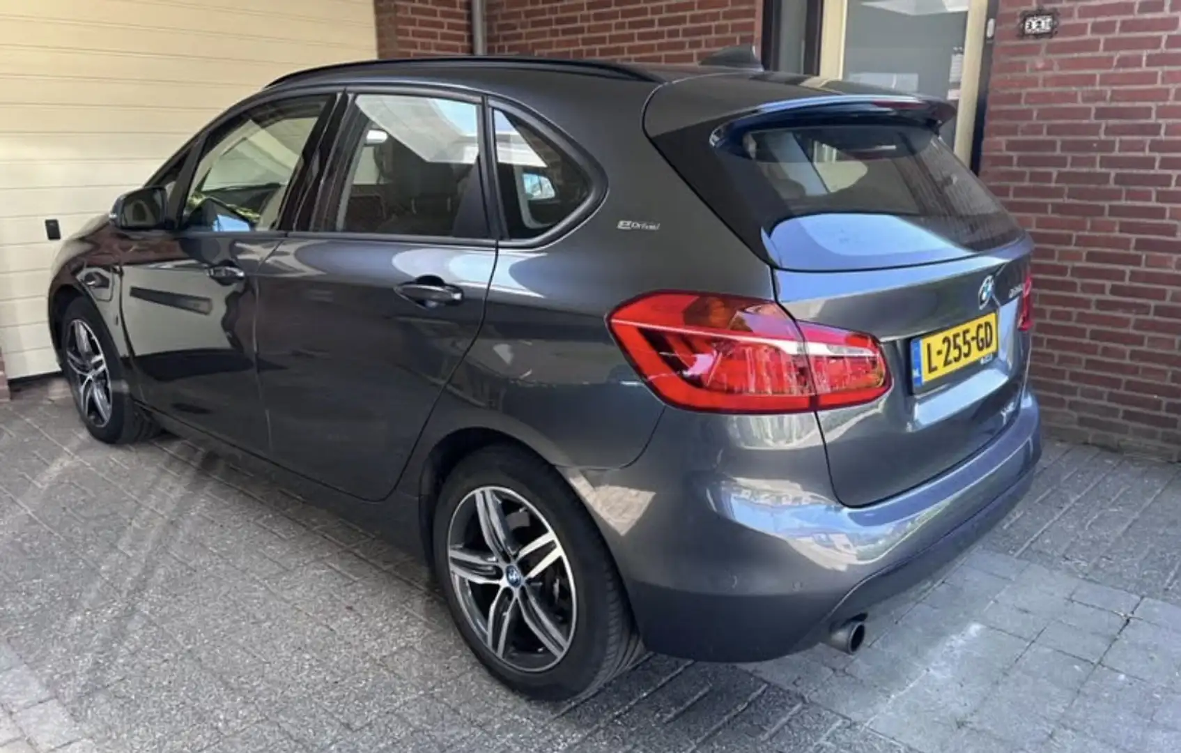 BMW 225 active tourer - vol! veel luxe… lage km Grijs - 2