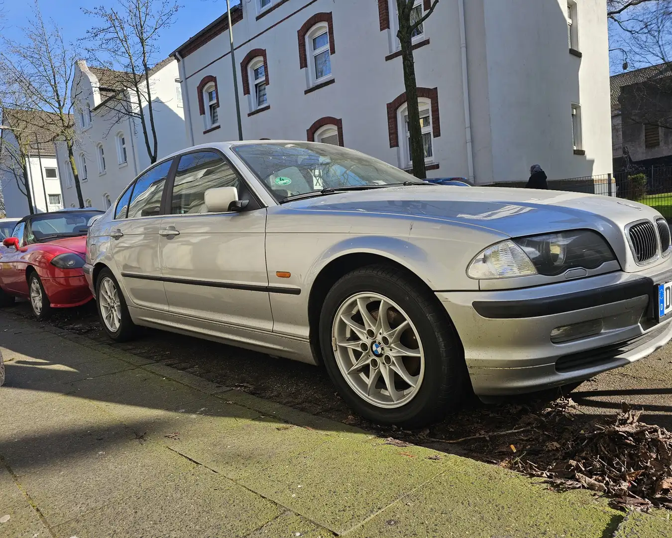 BMW 323 323i - 2