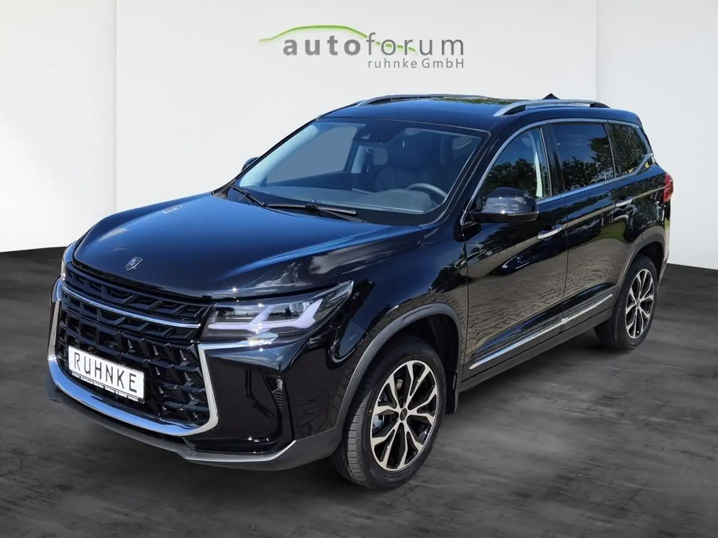 DFSK Forthing 3 Schwarz - 1