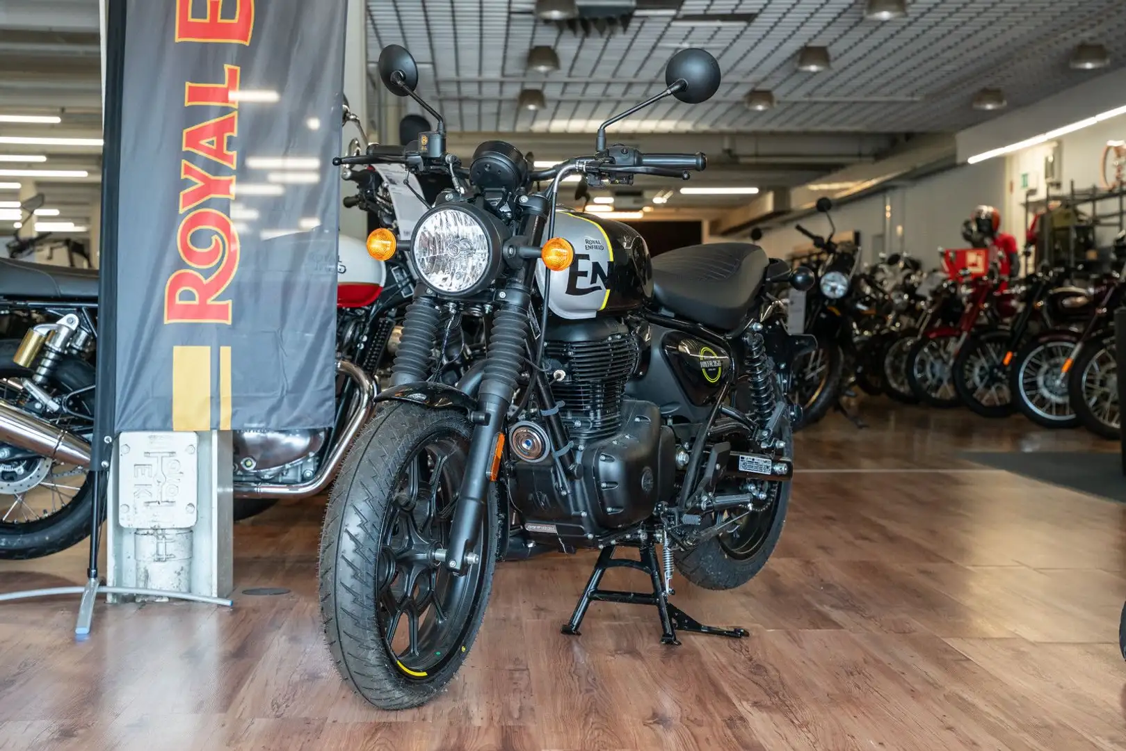 Royal Enfield HNTR350 EFI Dapper ABS Hunter, Lieferservice Schwarz - 2