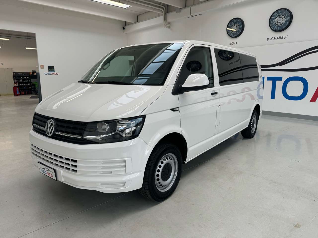 Volkswagen Transporter 6 Posti Autocarro