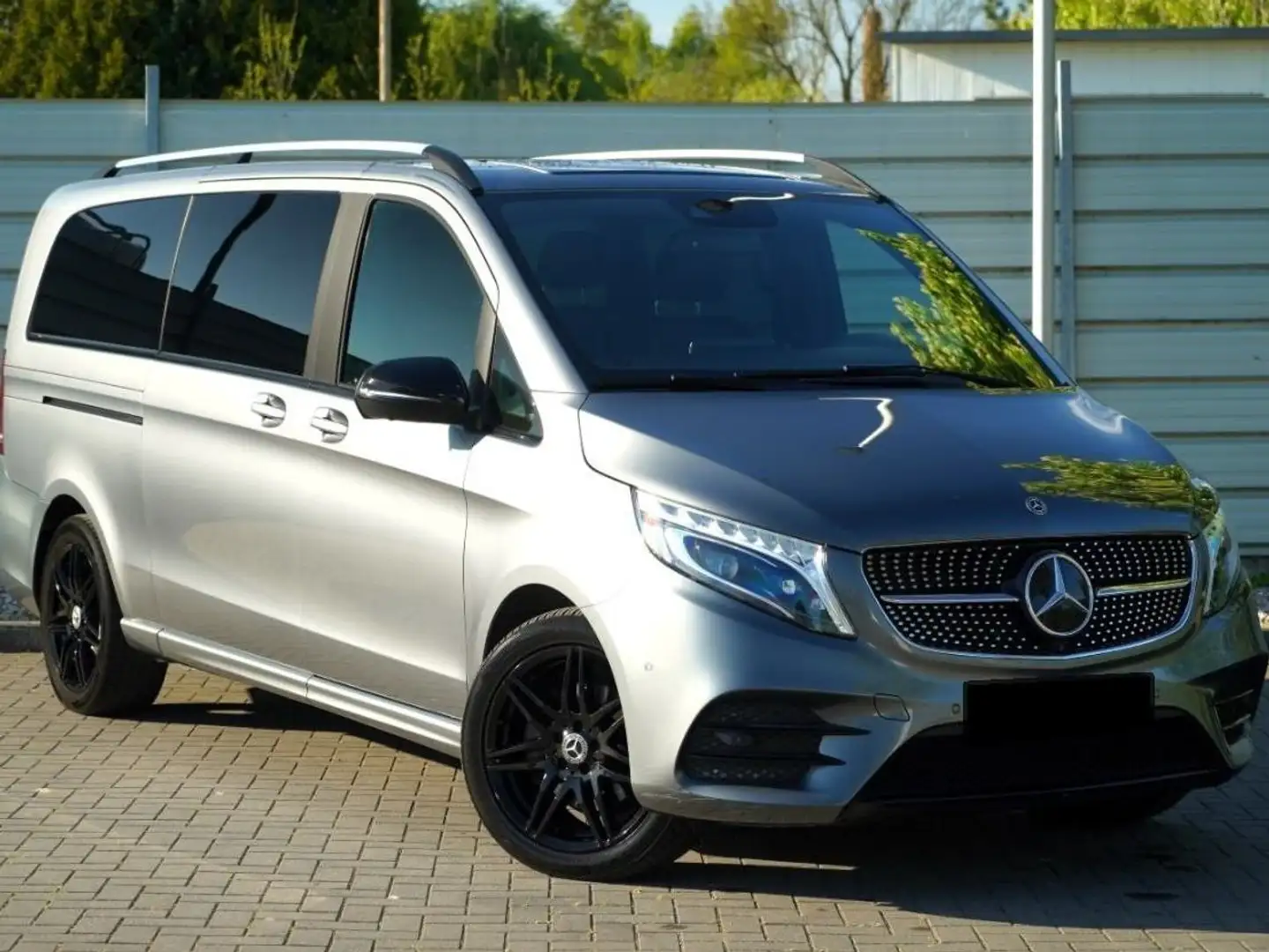 Mercedes-Benz V 300 V 300 d extralang 4Matic 9G-TRONIC Grijs - 2