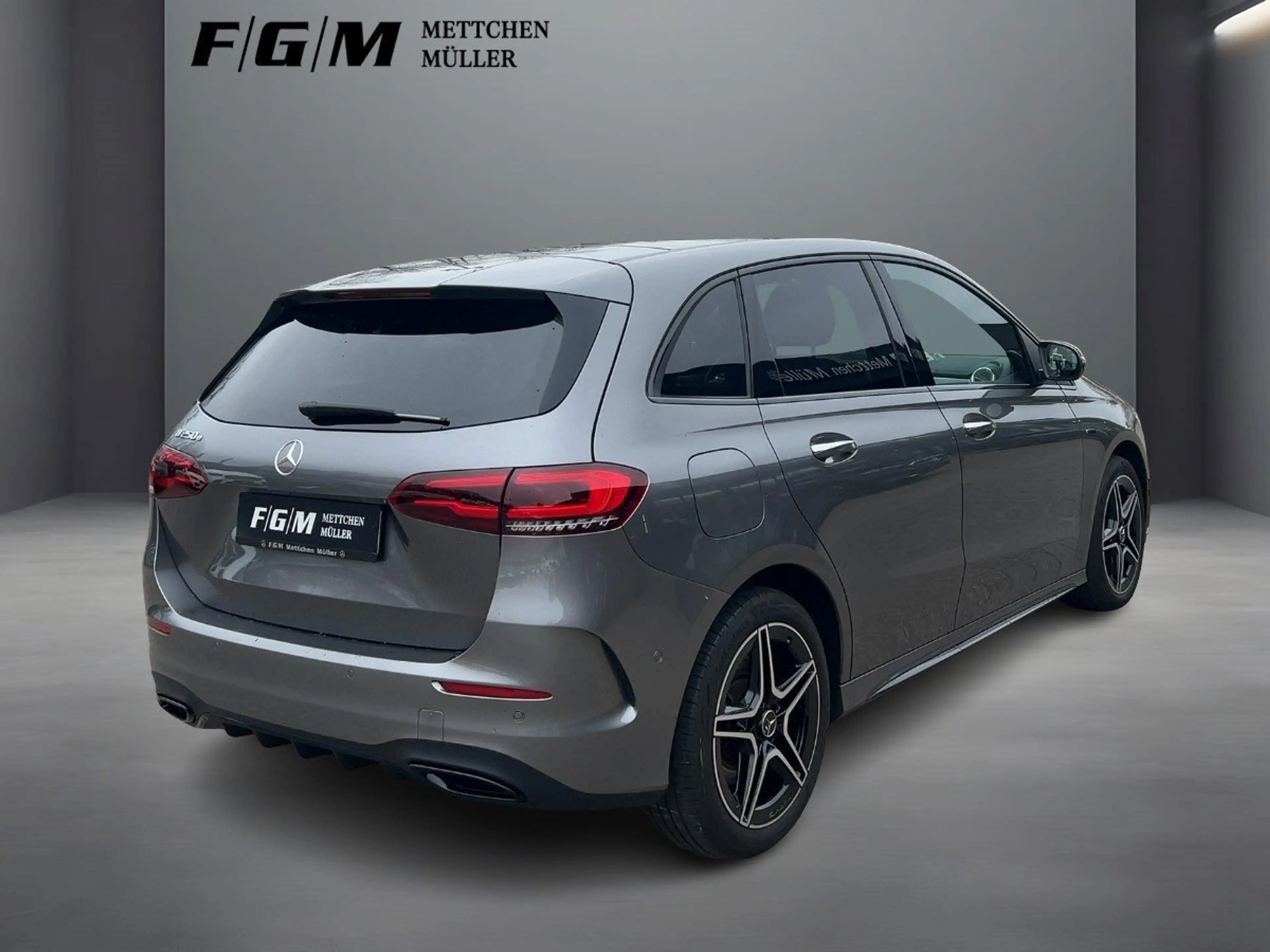 Mercedes-Benz B 250 B 250e AMG-Line/Navi/Pano-Dach/LED/CarPlay/MBUX — photo 3