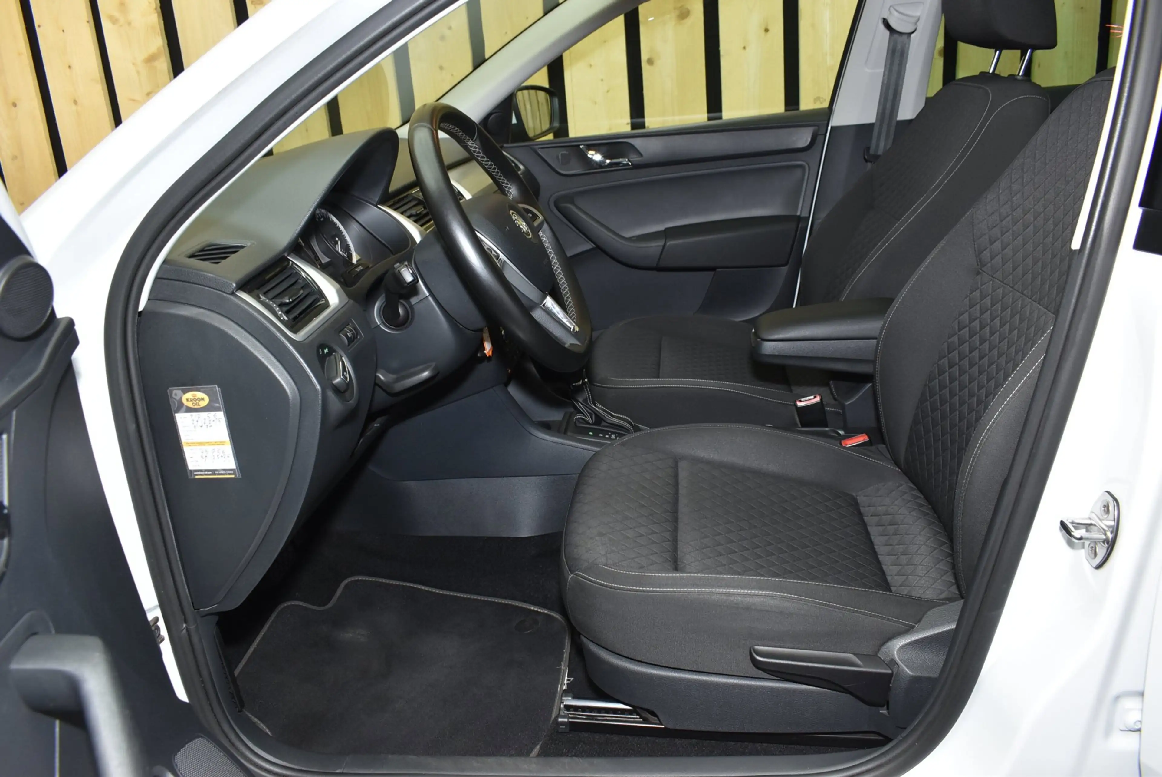 Skoda Rapid/Spaceback 1.2 TSI Greentech Edition 1e eig. 98dkm NL-auto Pa — photo 4
