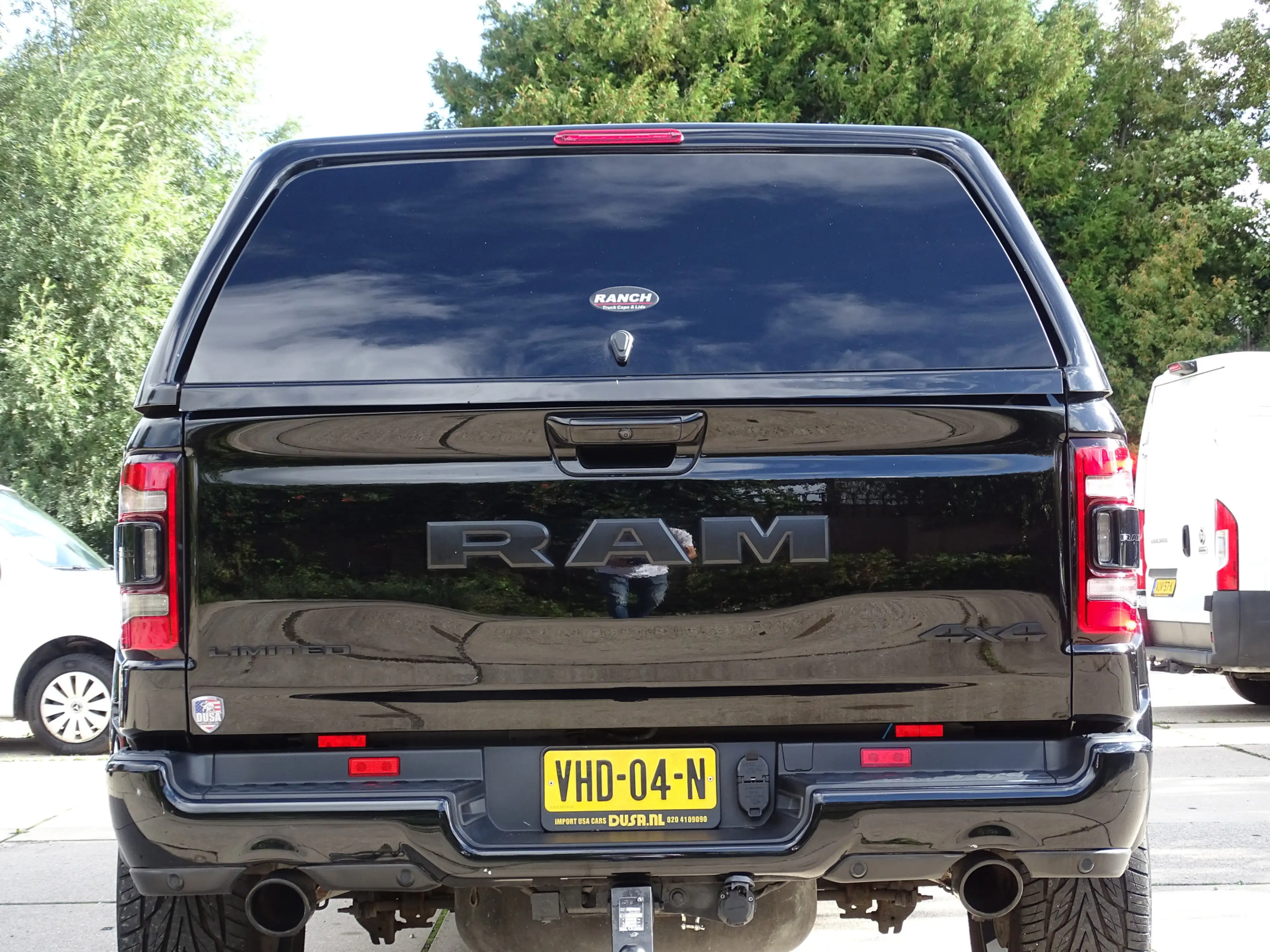 Dodge RAM 1500 5.7 V8 4x4 Crew Cab Limited — photo 5
