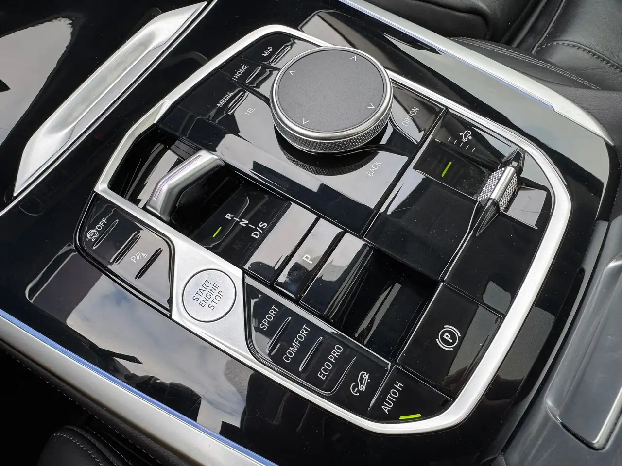 BMW X7 xDrive40d PANO-SKY AHK ST-Hzg h&k DA-Pro 360° 31