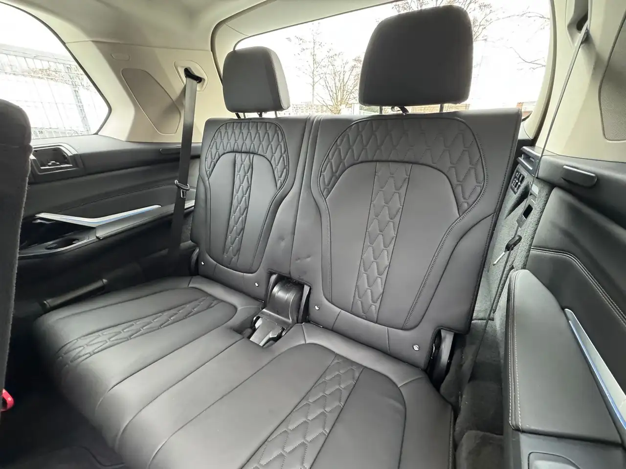 BMW X7 xDrive40d PANO-SKY AHK ST-Hzg h&k DA-Pro 360° 19