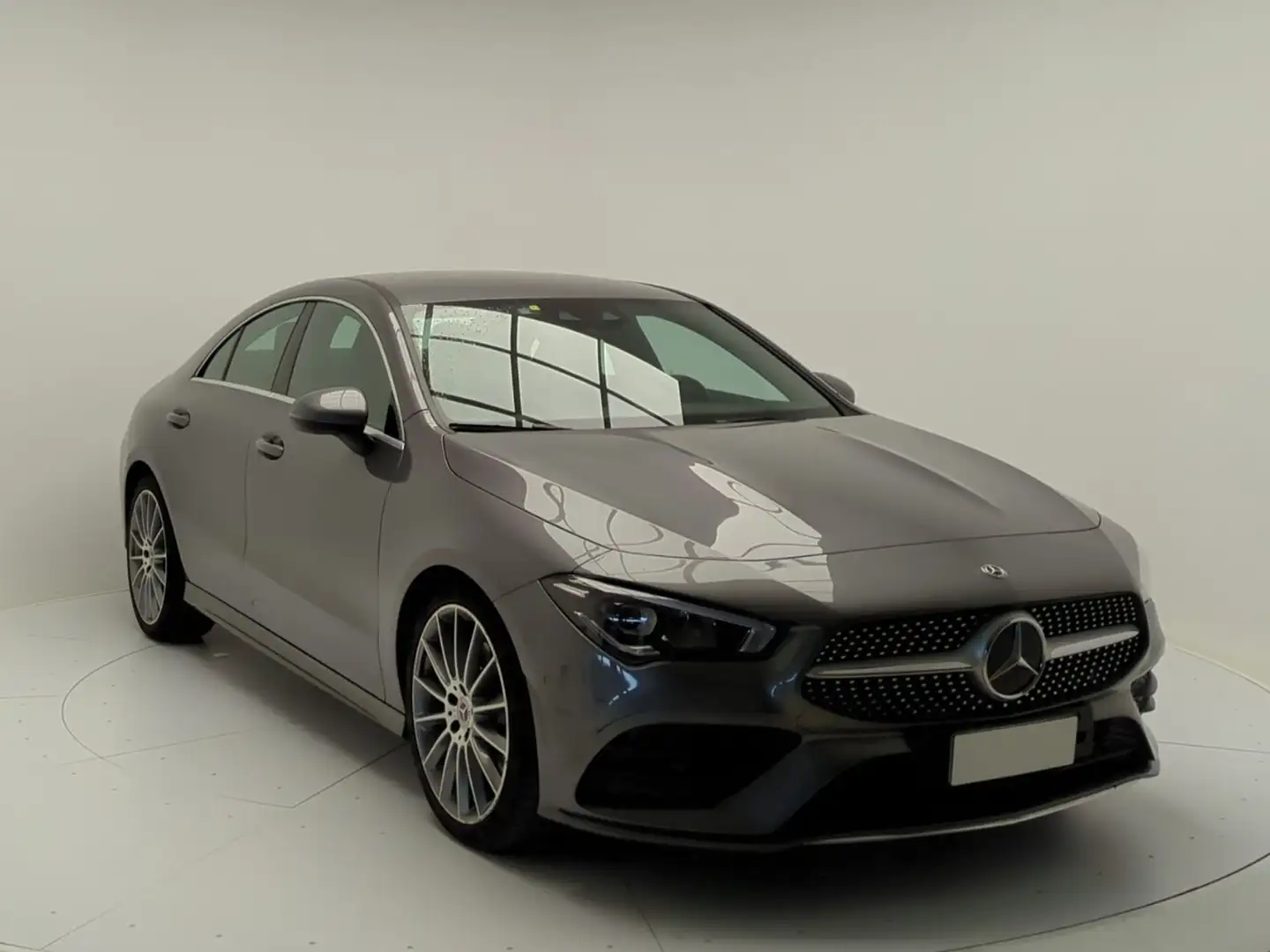 Mercedes-Benz CLA 200 d Automatic Premium Grijs - 1