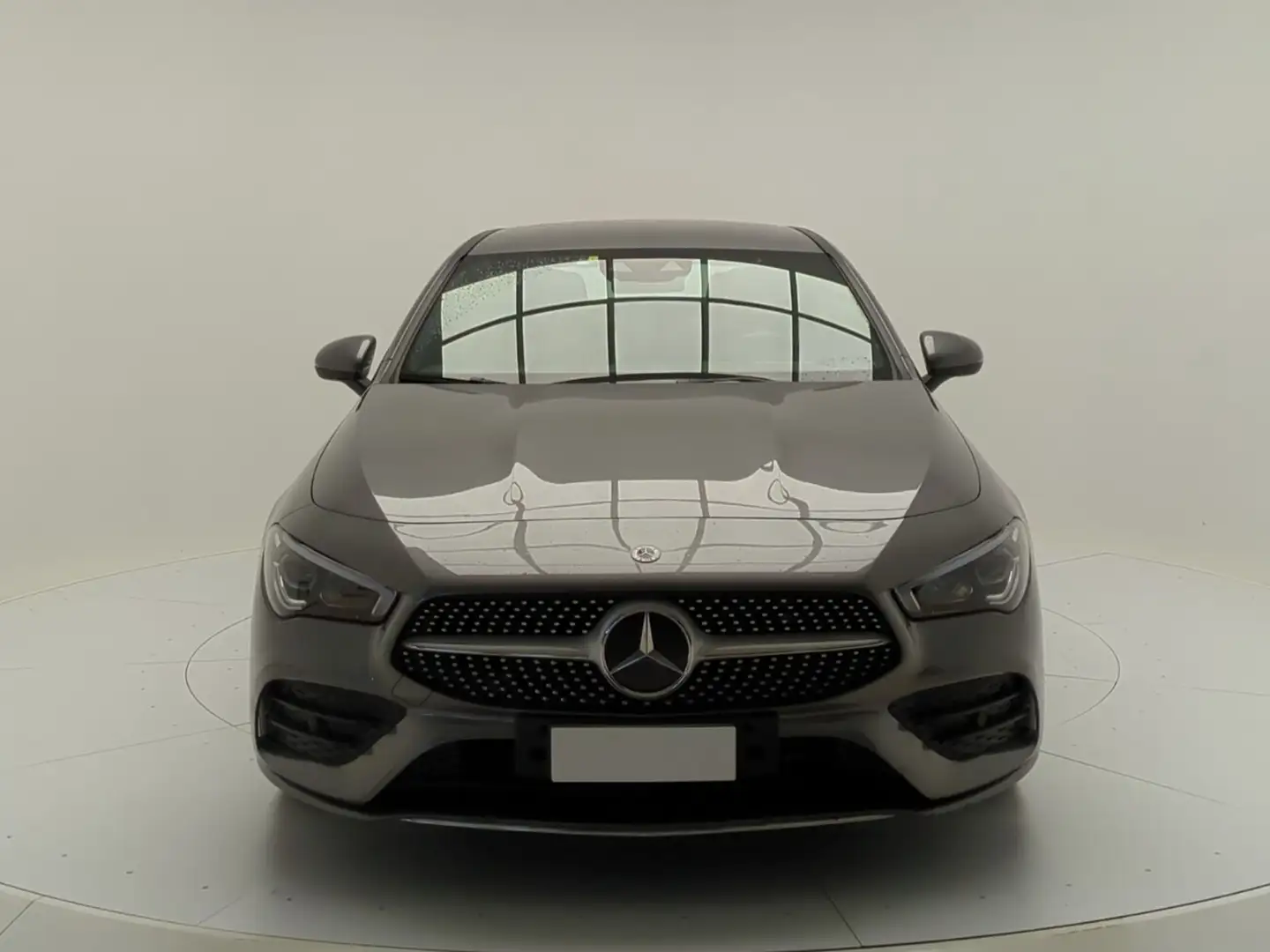 Mercedes-Benz CLA 200 d Automatic Premium Grijs - 2