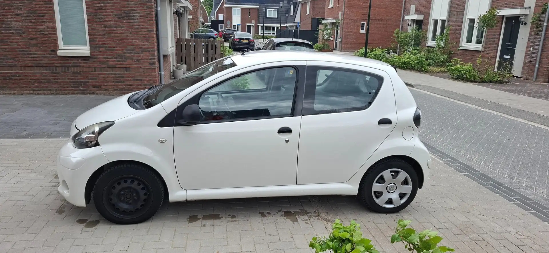 Toyota Aygo Aygo 1.0 VVT-i Now Білий - 2
