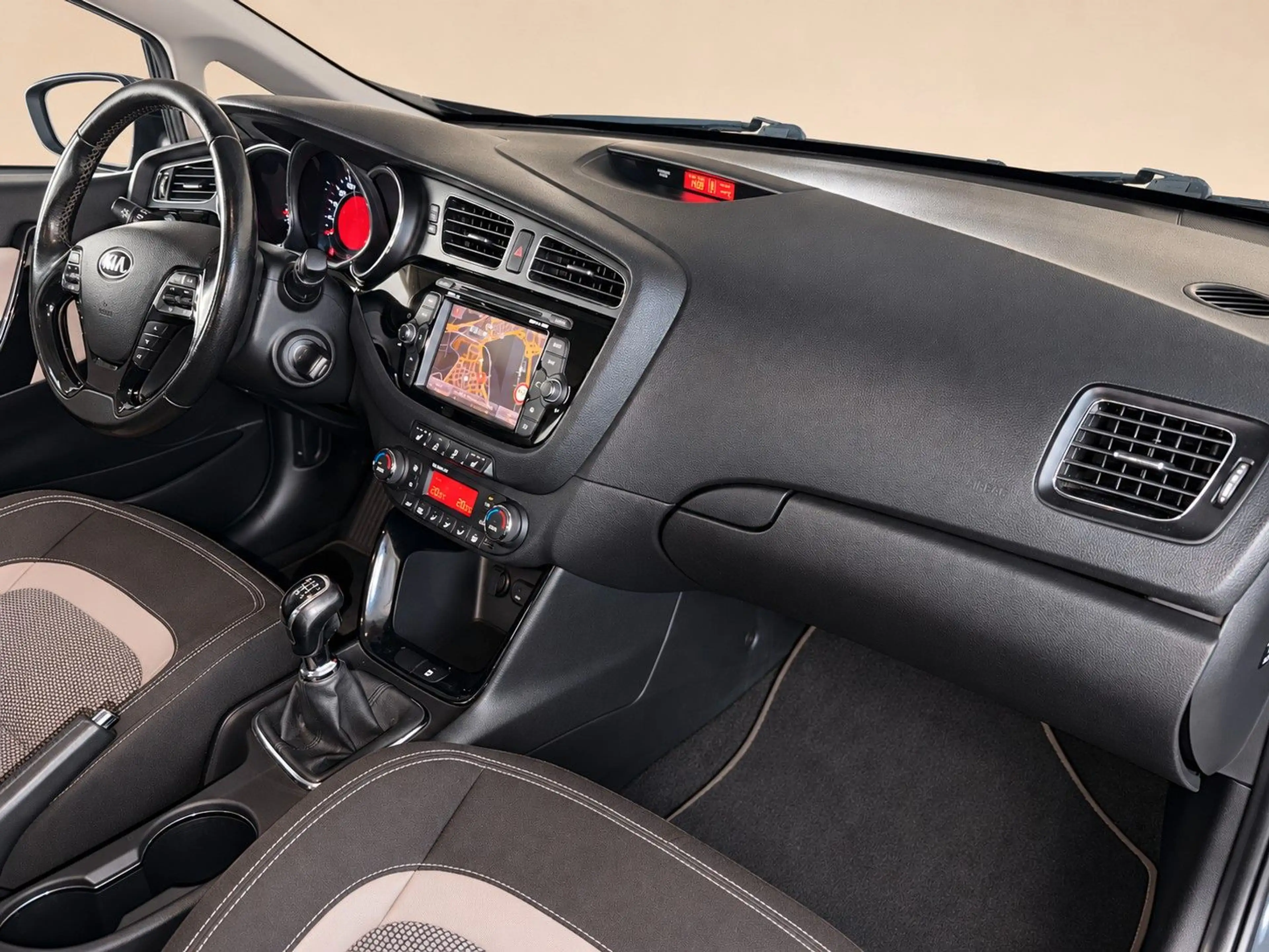 Kia Ceed / cee'd Navi Kamera Klimaauto SHZ LHZ PDC Tempomat — photo 12