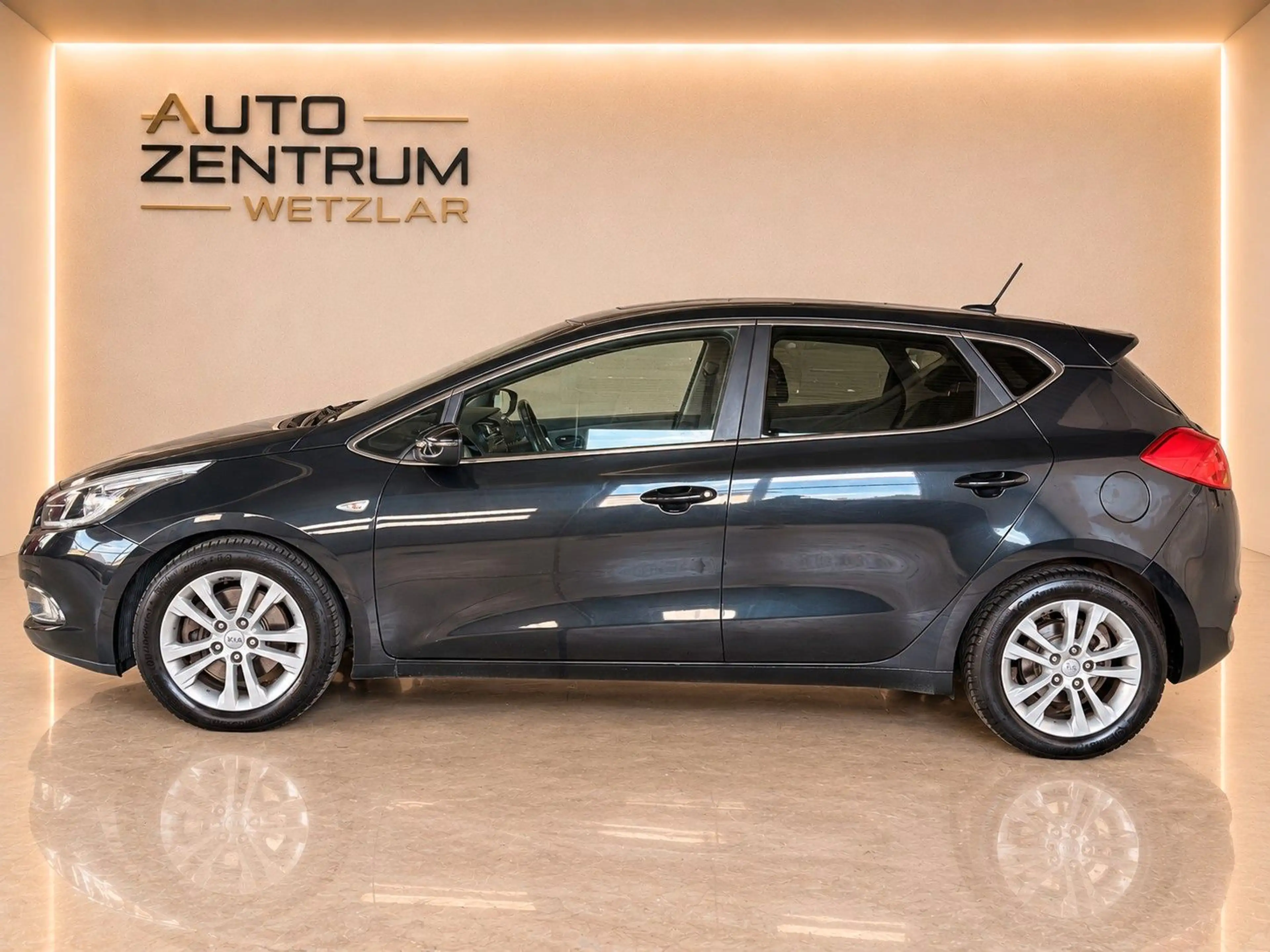Kia Ceed / cee'd Navi Kamera Klimaauto SHZ LHZ PDC Tempomat — photo 4
