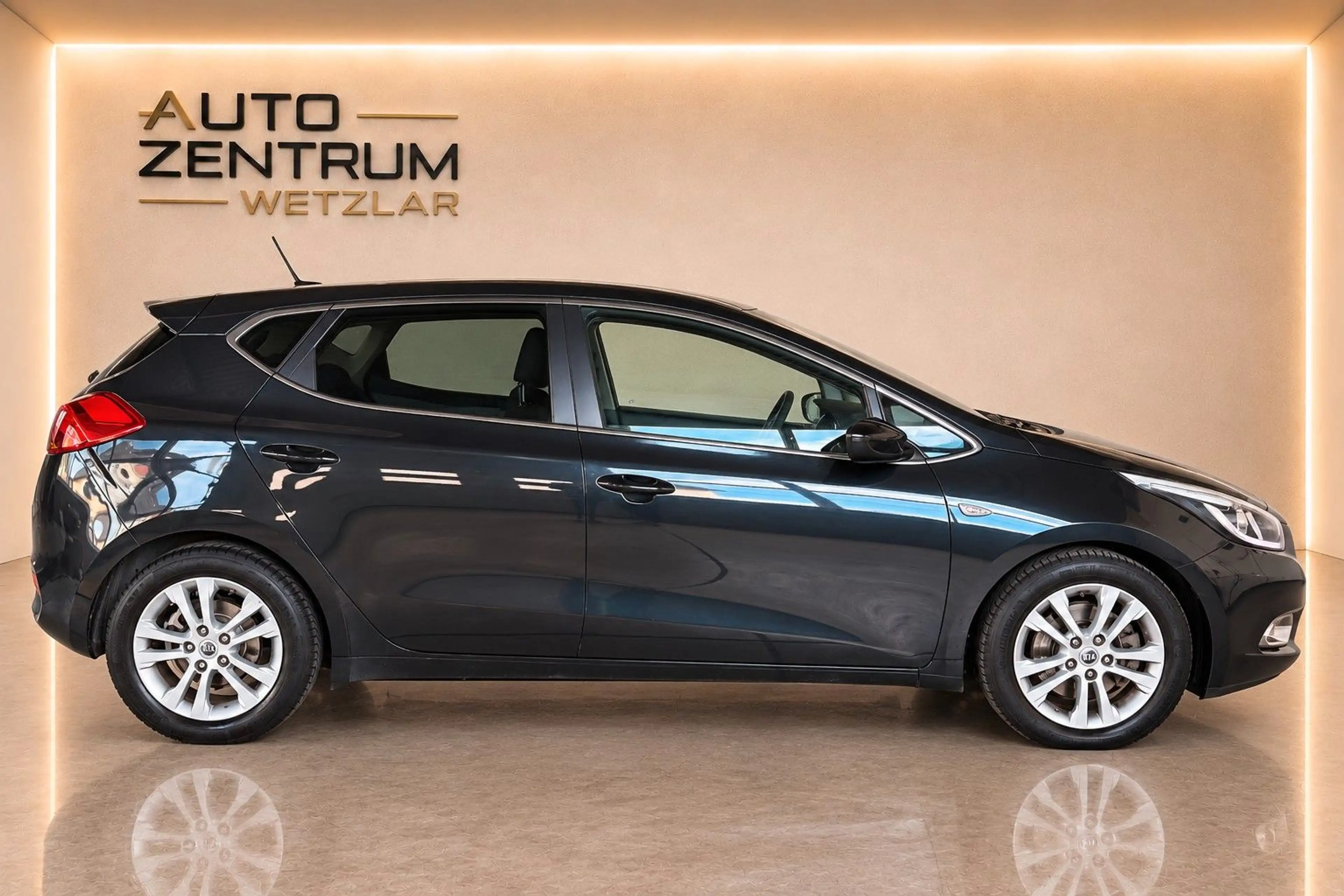 Kia Ceed / cee'd Navi Kamera Klimaauto SHZ LHZ PDC Tempomat — photo 5