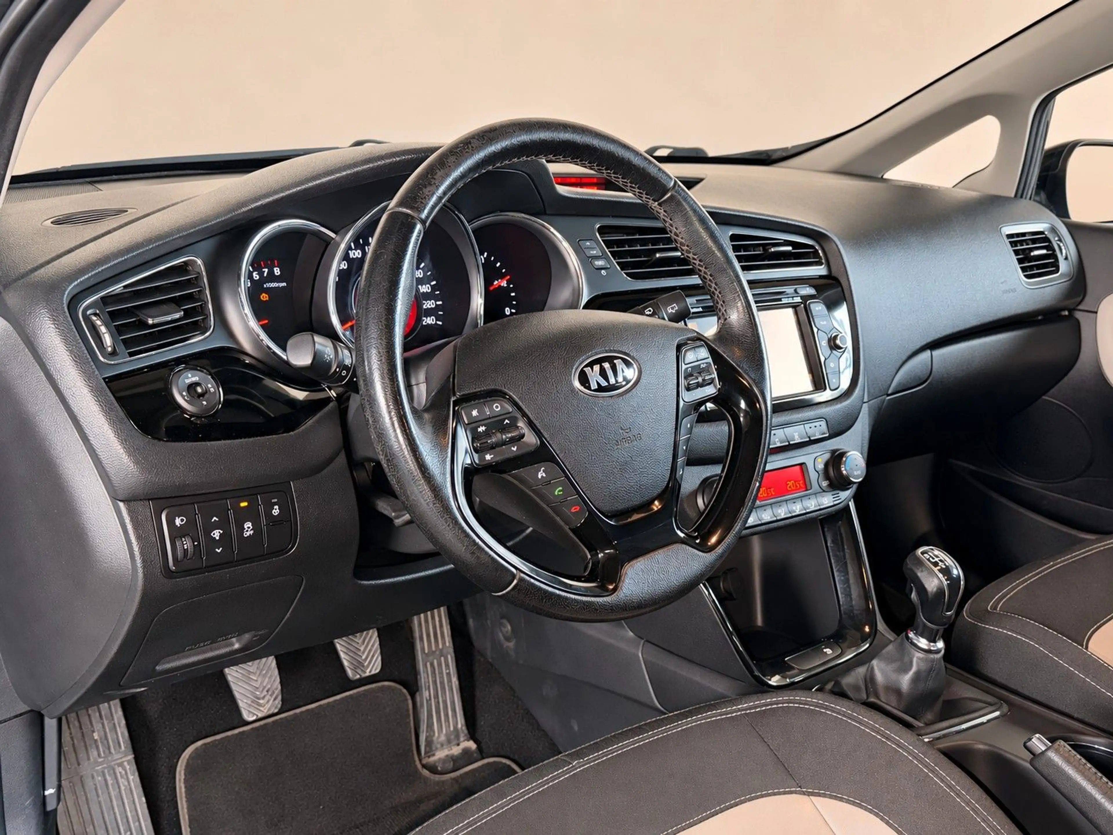 Kia Ceed / cee'd Navi Kamera Klimaauto SHZ LHZ PDC Tempomat — photo 9