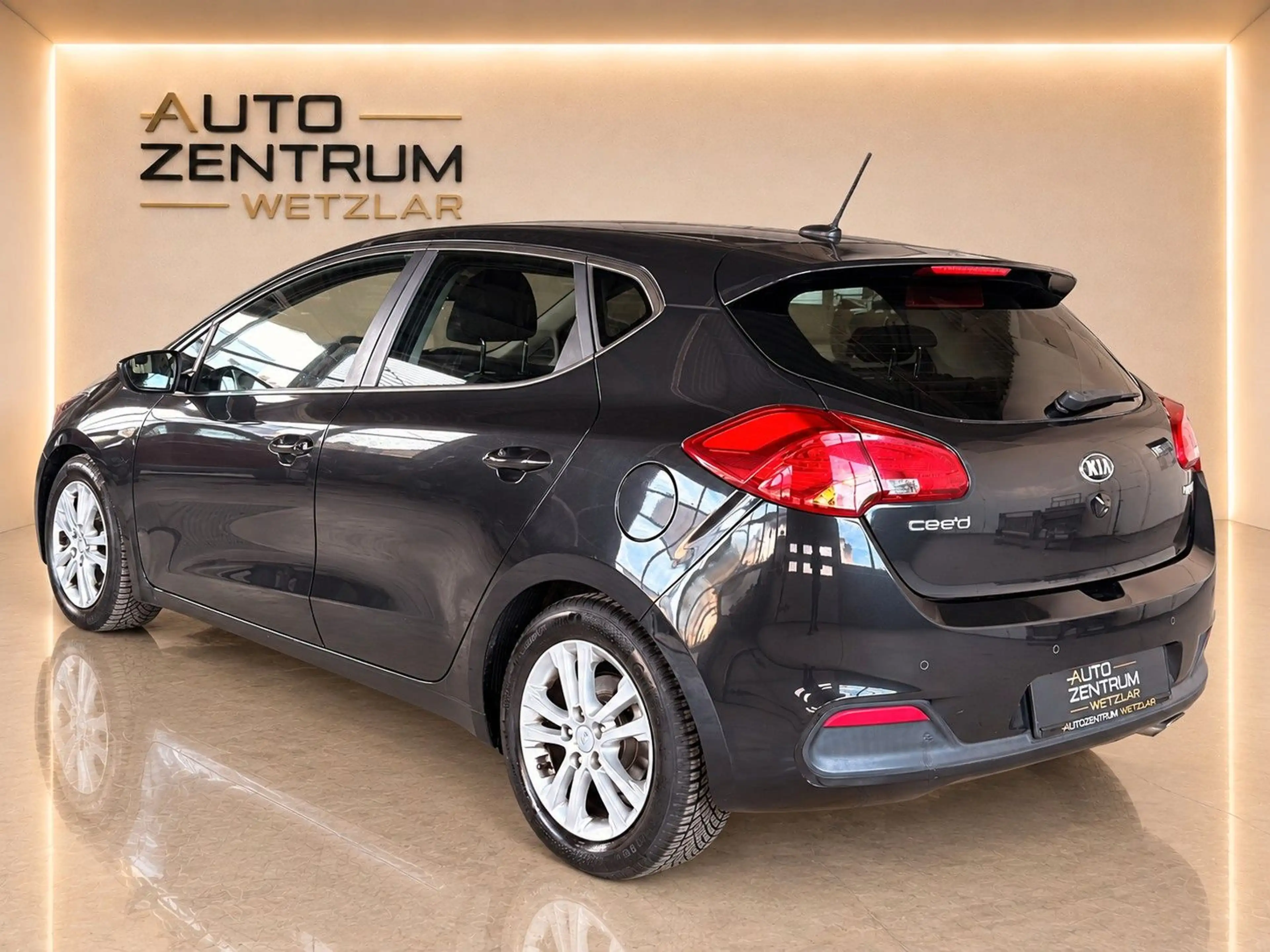 Kia Ceed / cee'd Navi Kamera Klimaauto SHZ LHZ PDC Tempomat — photo 8