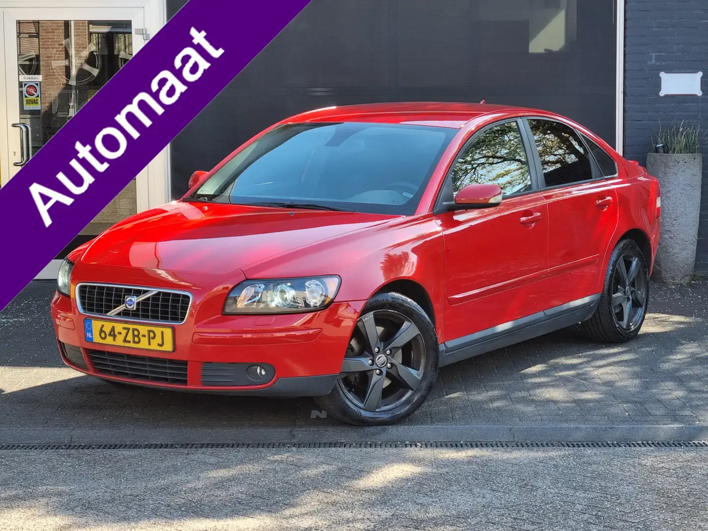Volvo S40 2.5 T5 Elite MEMORY / LEDER / CLIMA /STOELVERW. / Červená - 1