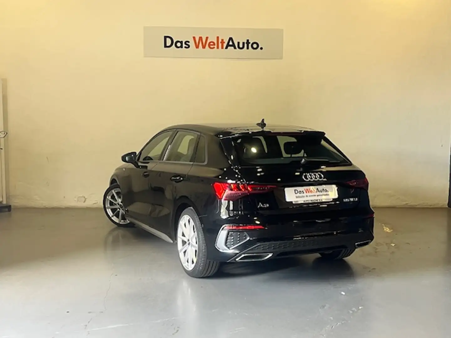 Audi A3 Sportback 35 TFSI Genuine S tronic Negro - 2