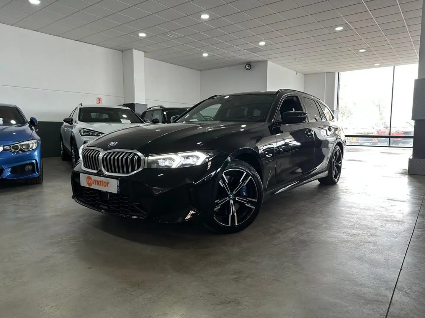 BMW 330 330e xDrive Touring Negro - 2
