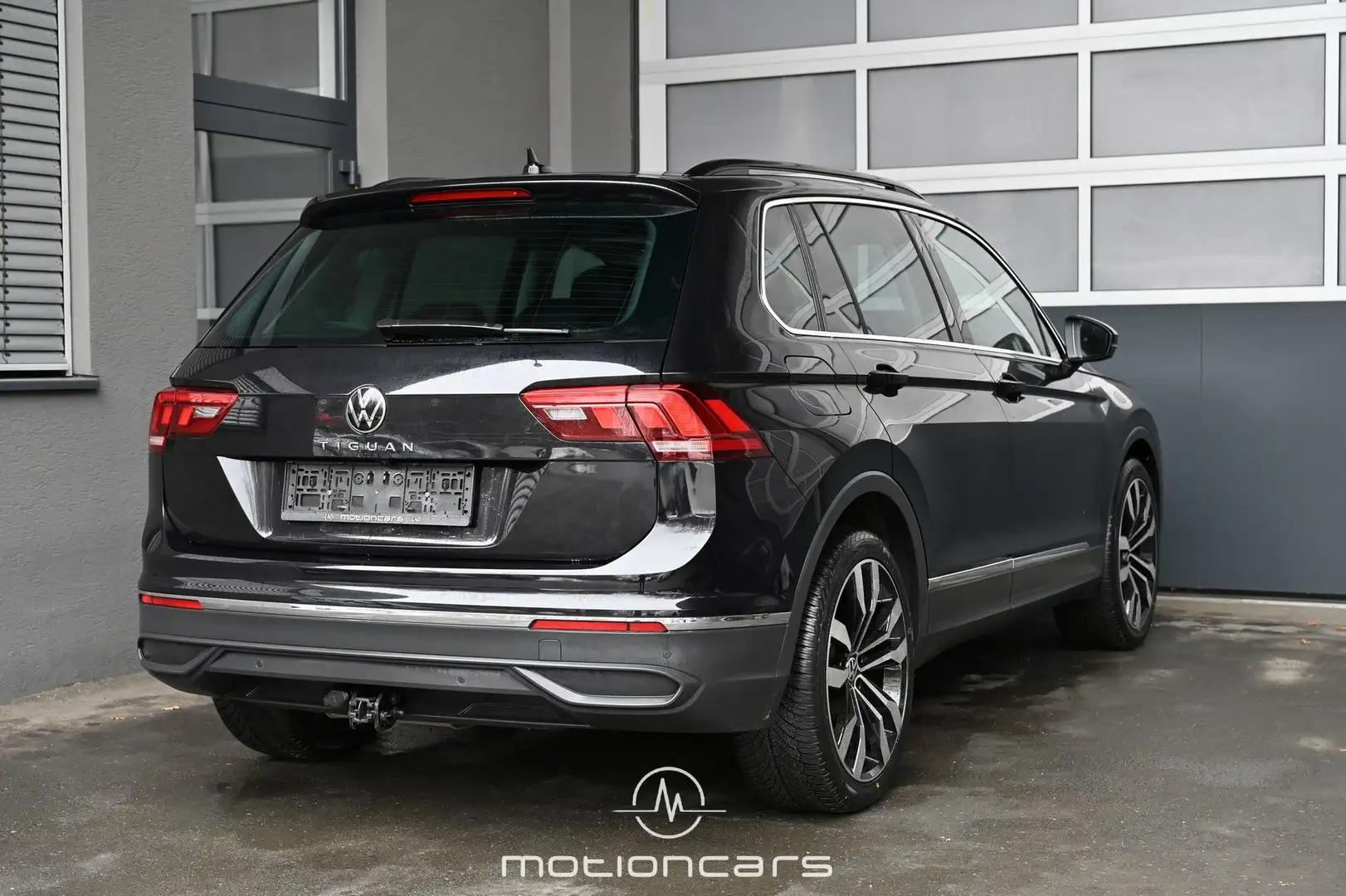 Volkswagen Tiguan 2.0 TDI BMT Life Pickerl NEU Schwarz - 2