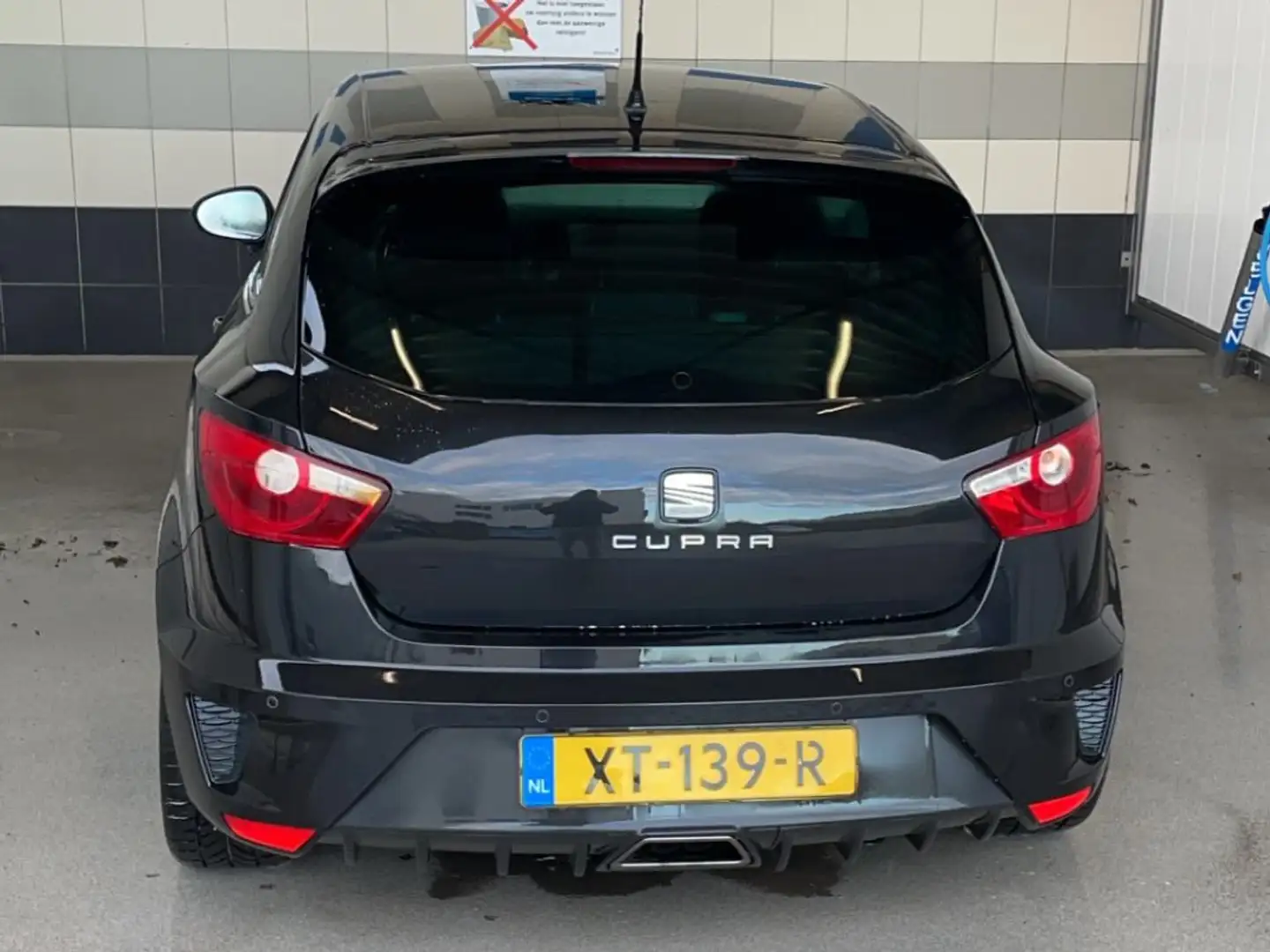 SEAT Ibiza Ibiza 1.4 TSI Cupra Zwart - 1