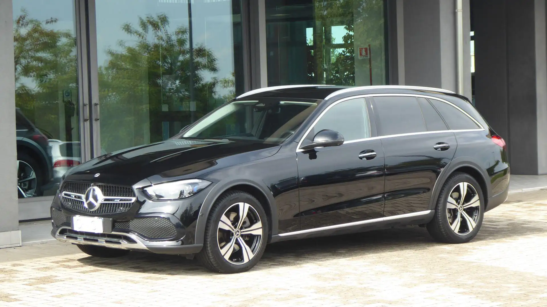Mercedes-Benz C 220 d Mild hybrid 4Matic Premium Plus All-Terrain Zwart - 1