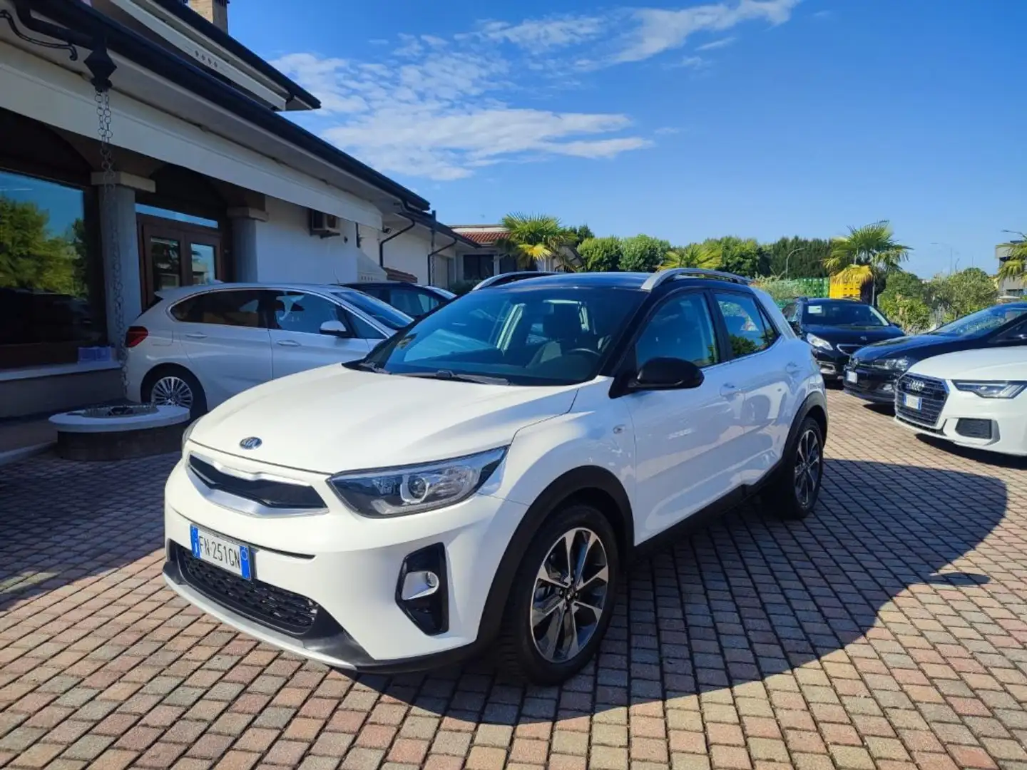 Kia Stonic 1.6 CRDi 110 CV Style Bianco - 2