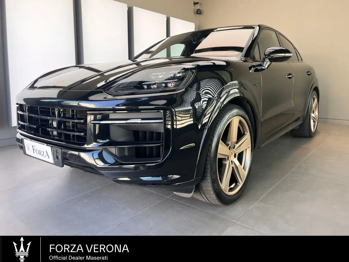 Porsche Cayenne Coupé 3.0 E-Hybrid Sport Design Pack New model Schwarz - 1