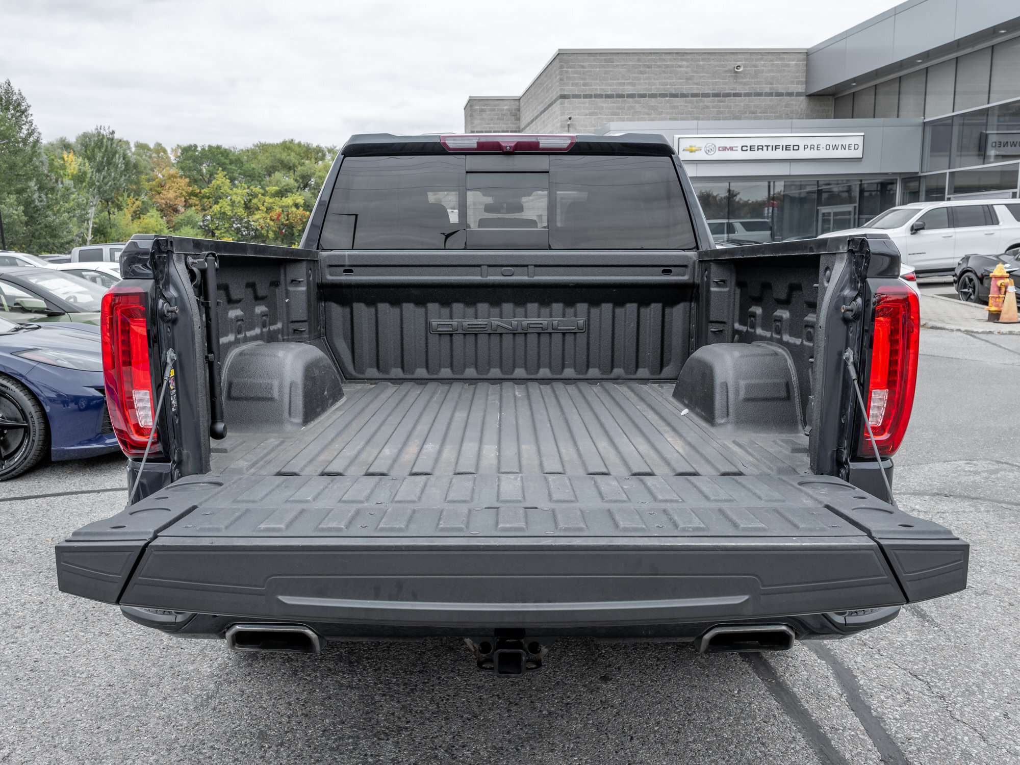 used 2022 GMC Sierra 1500 car, priced at $52,995