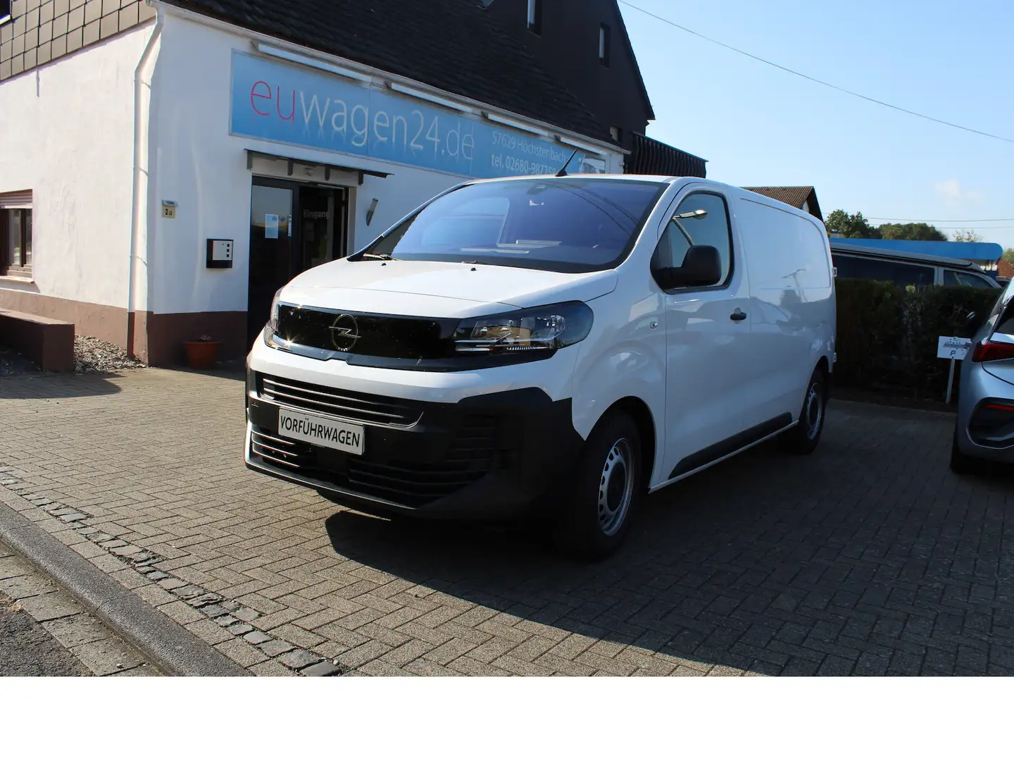 Opel Vivaro Cargo 1,5 L2 Kamera/PDC/Holzboden/Klima Fehér - 1