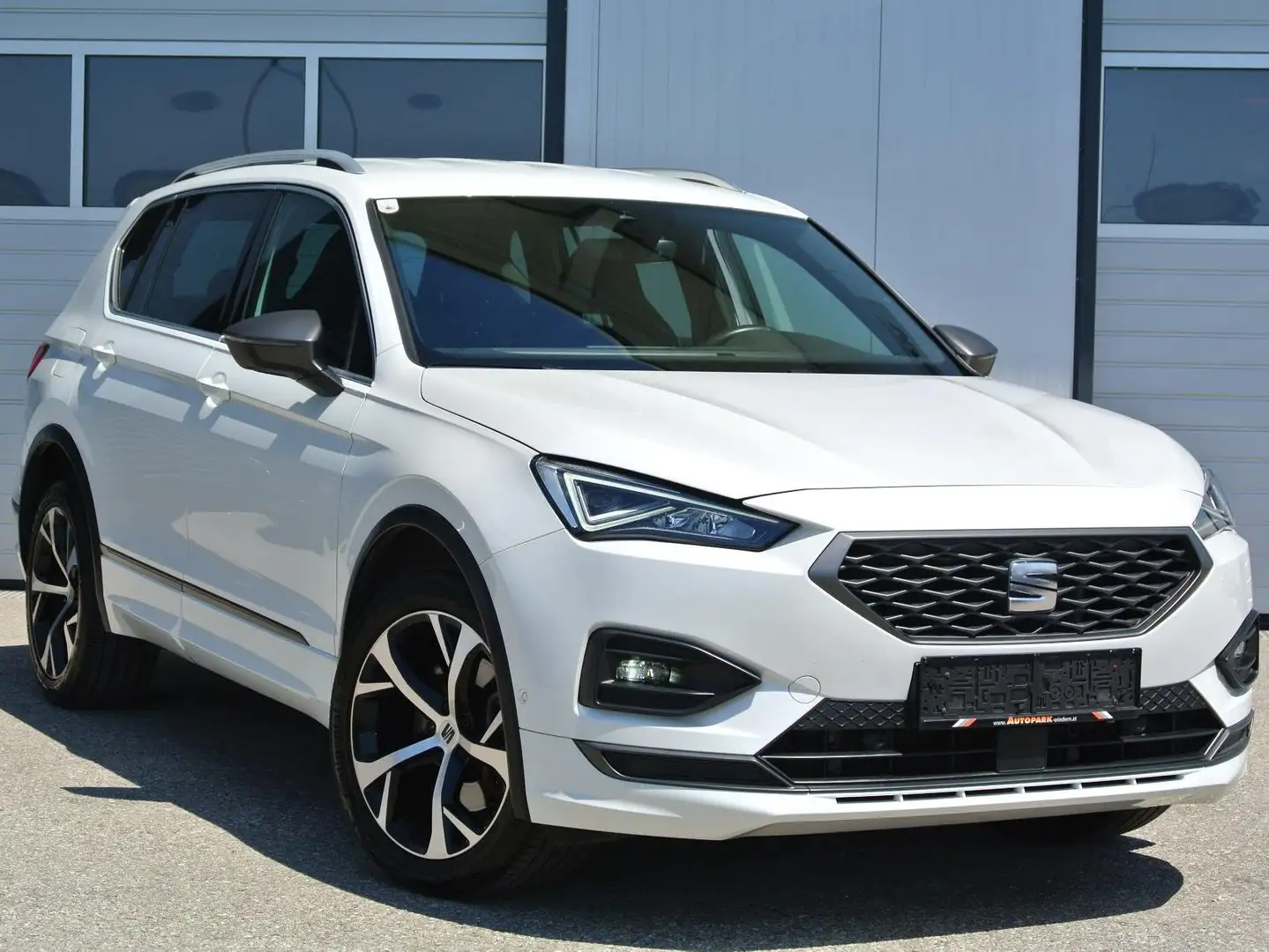 SEAT Tarraco 245 e-Hybrid DSG ** FR ** LEDER * AHK * Weiß - 1