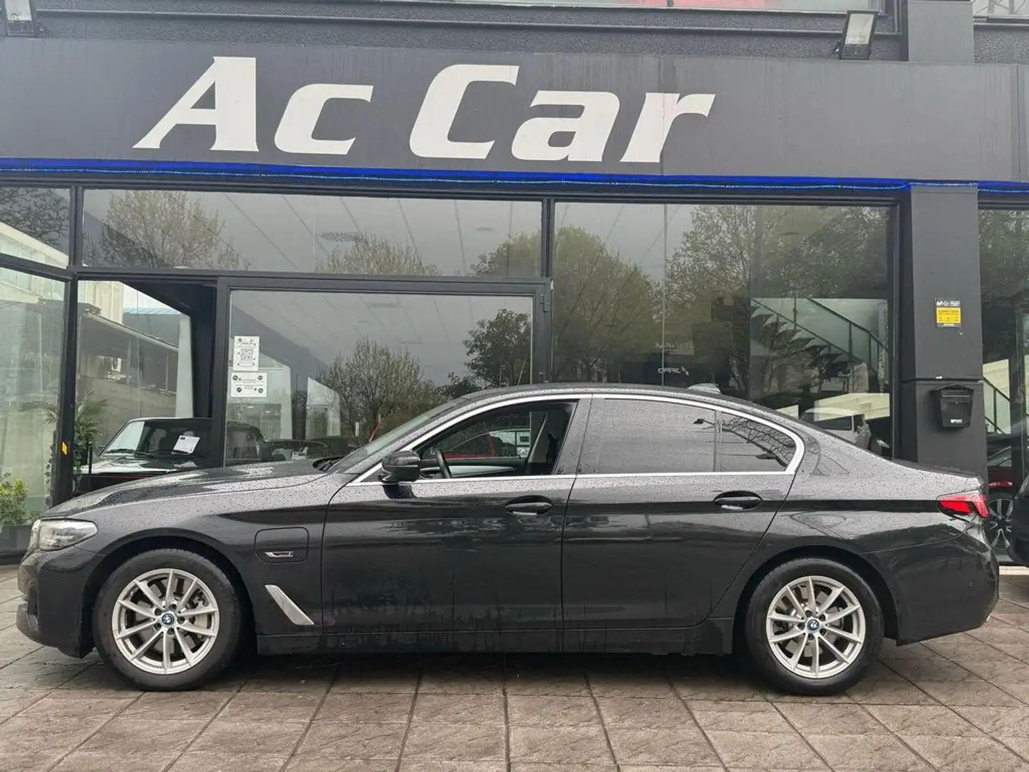 BMW 520 520e Negro - 1