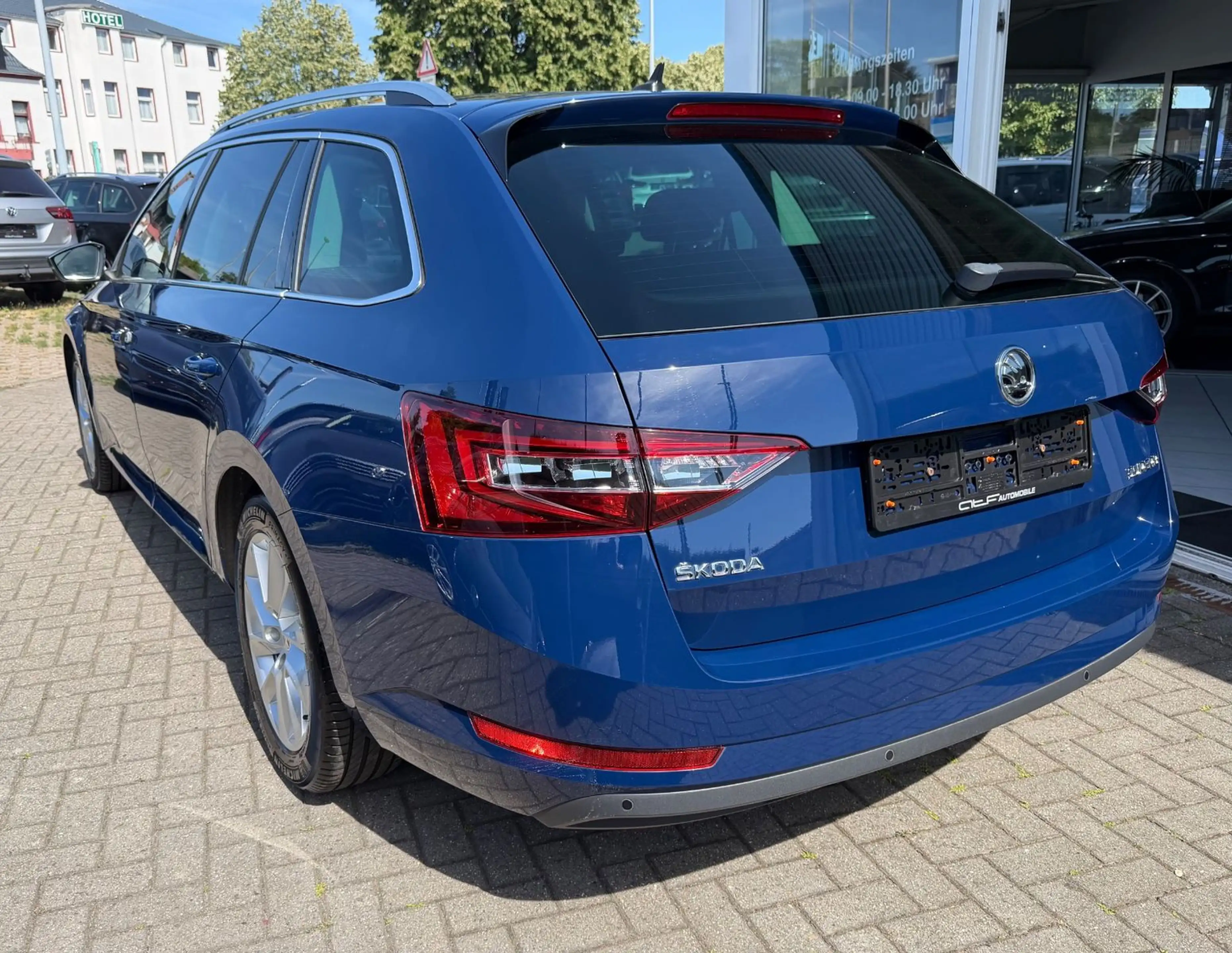 Skoda Superb Combi Style — photo 4