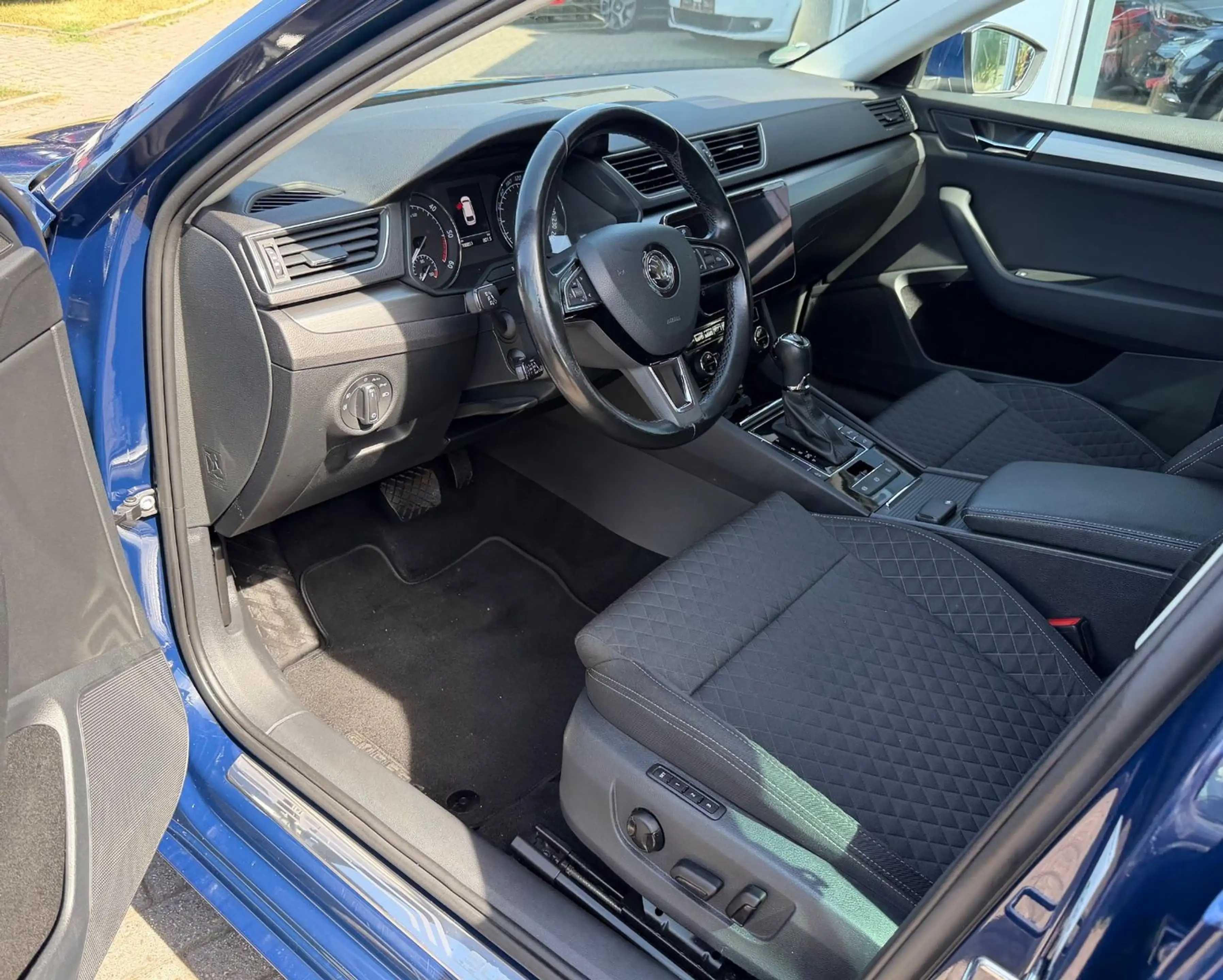 Skoda Superb Combi Style — photo 5