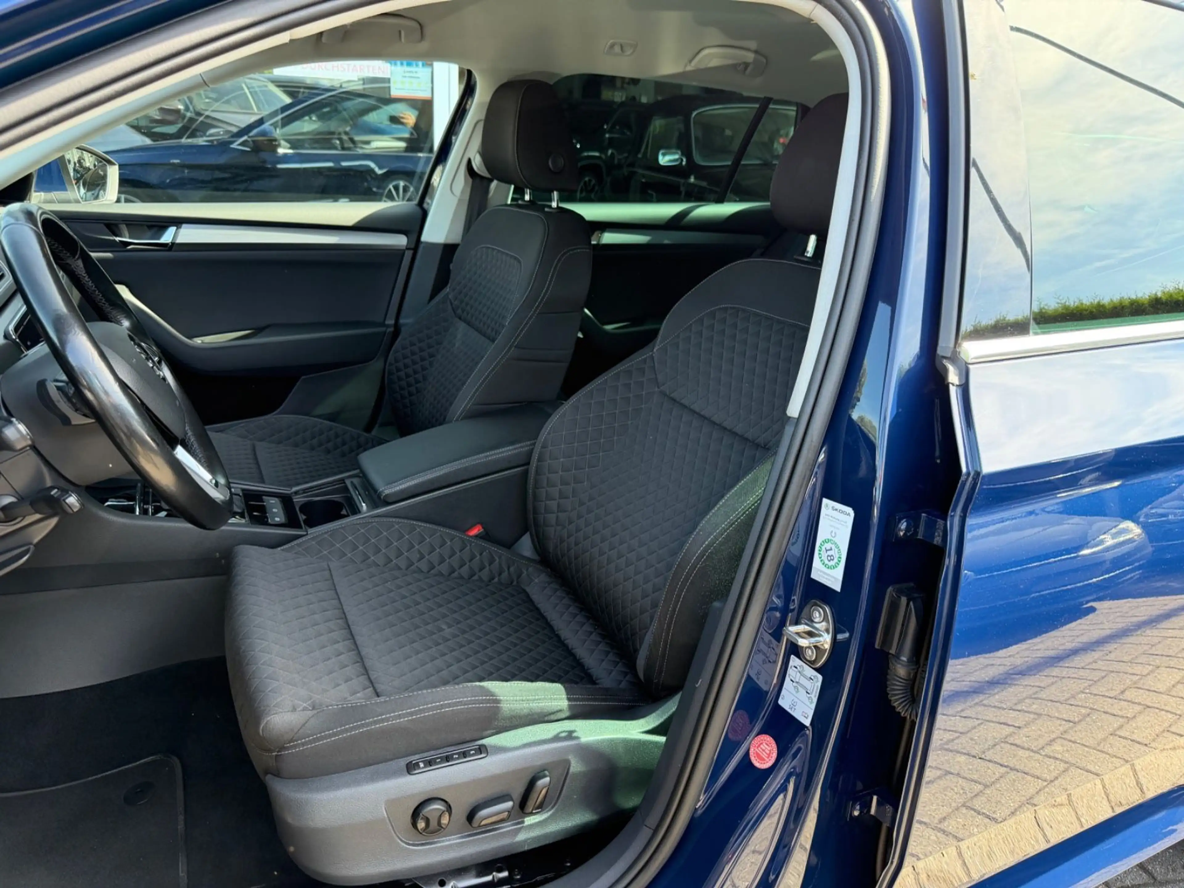 Skoda Superb Combi Style — photo 7