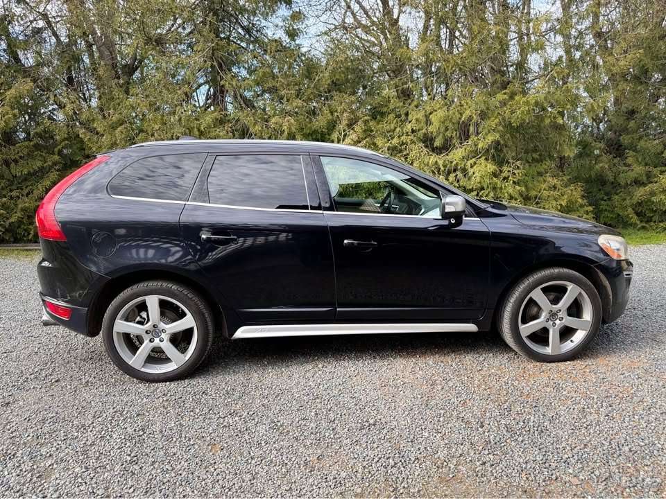 2012 Volvo XC60 T6 R-Design alt 2