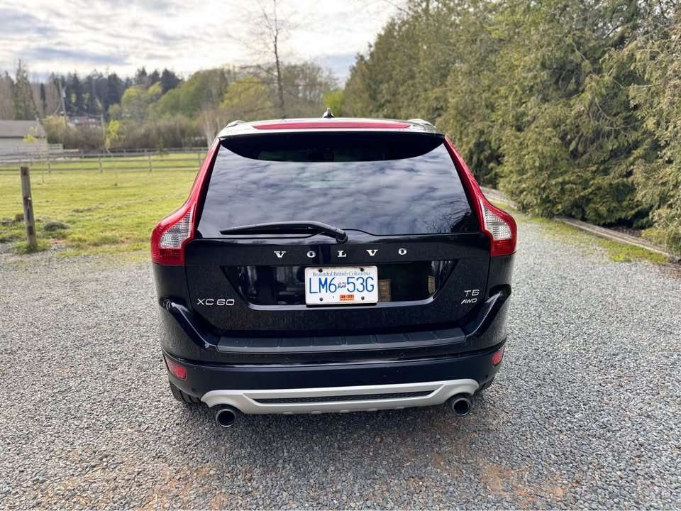 2012 Volvo XC60 T6 R-Design alt 4