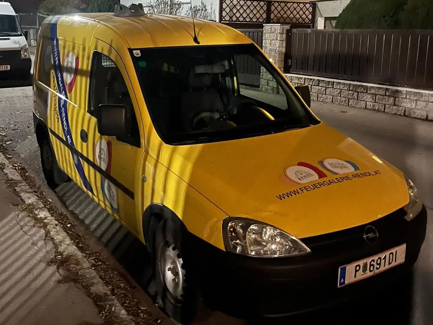 Opel Combo 1,3 CDTI Gelb - 1