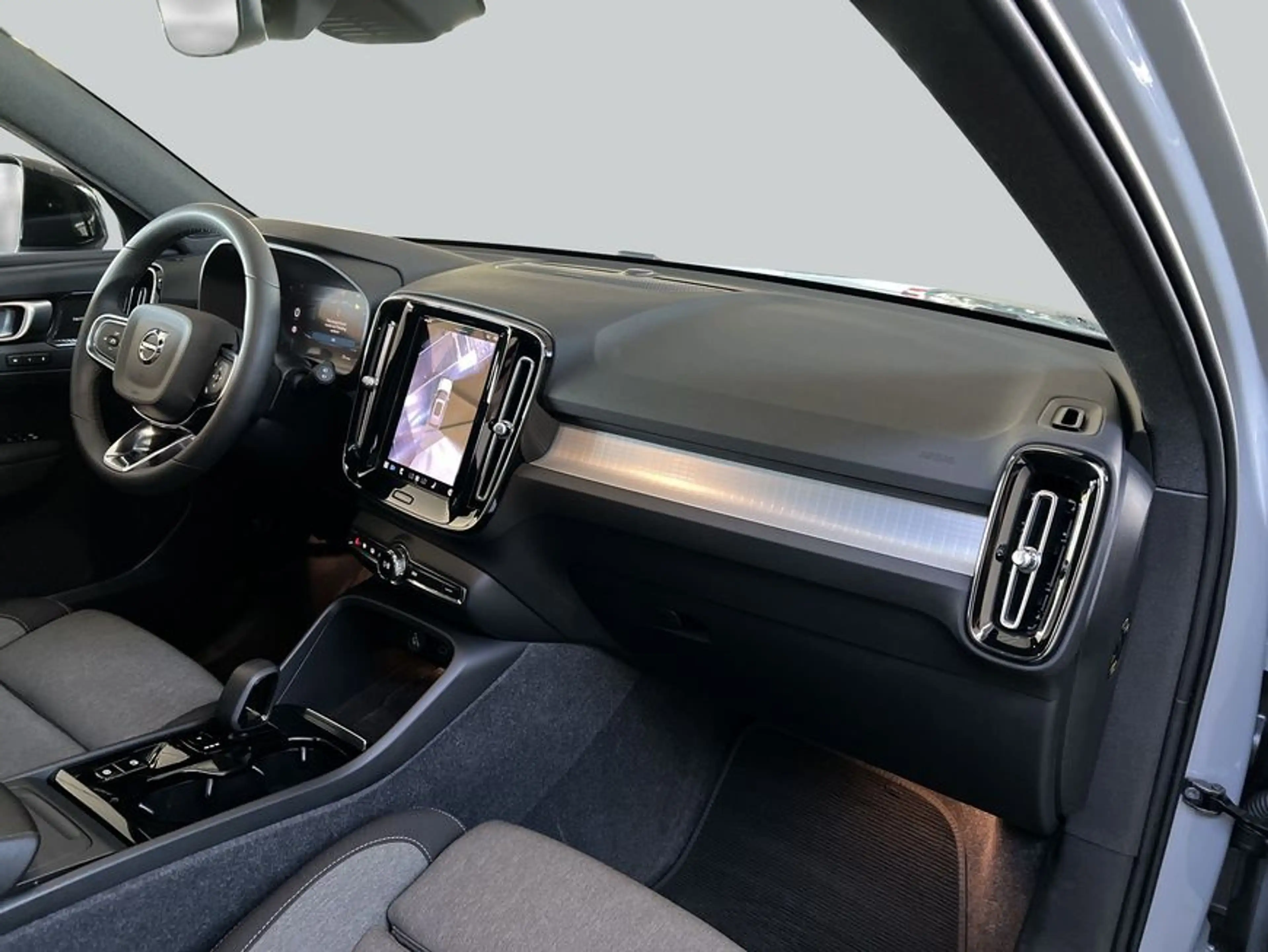 Volvo XC40 XC40 B4 B DKG Plus Dark — photo 15