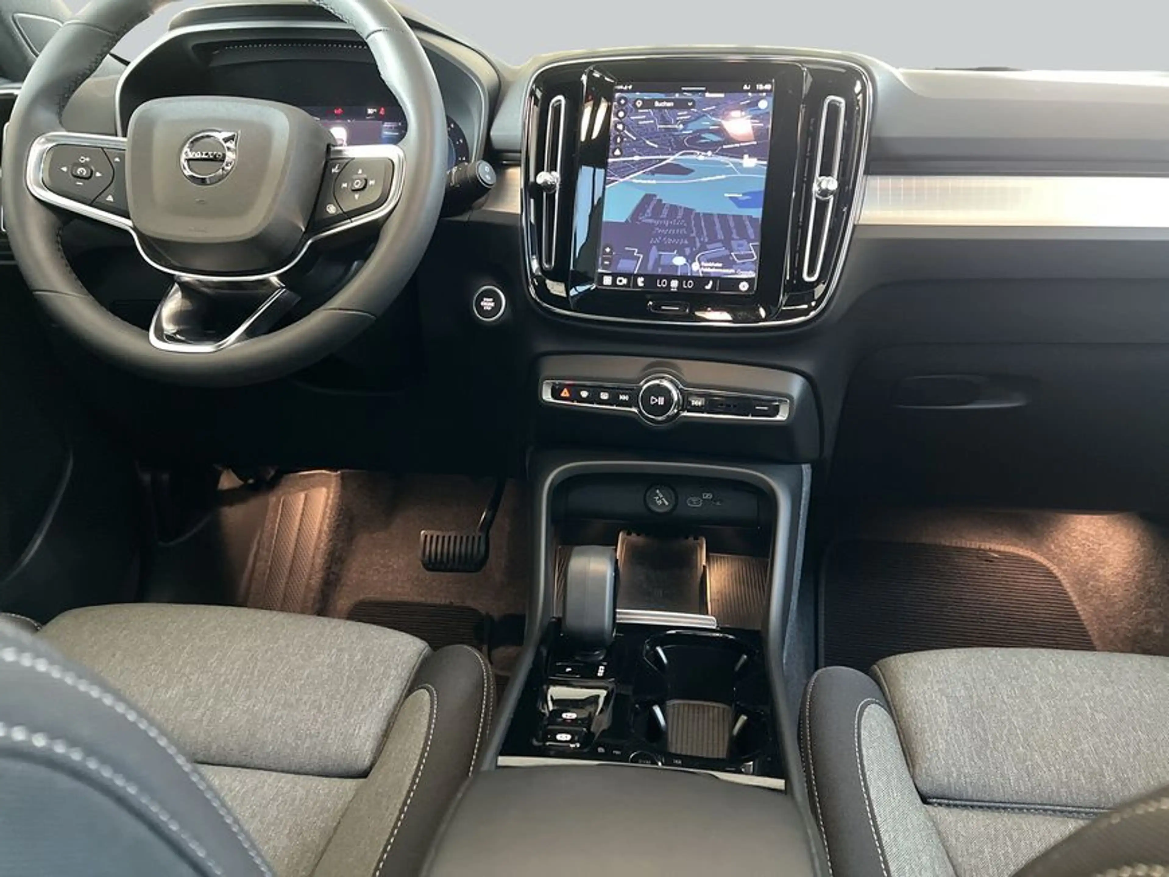 Volvo XC40 XC40 B4 B DKG Plus Dark — photo 14