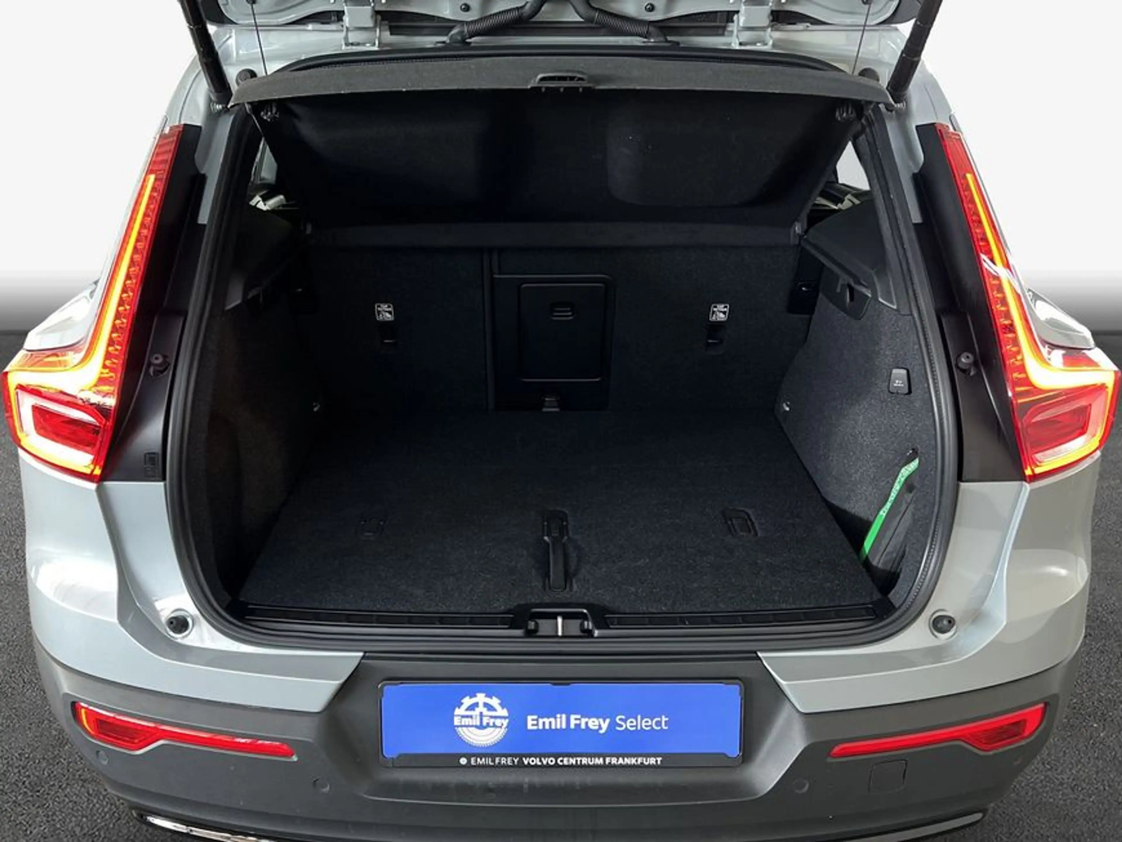 Volvo XC40 XC40 B4 B DKG Plus Dark — photo 8