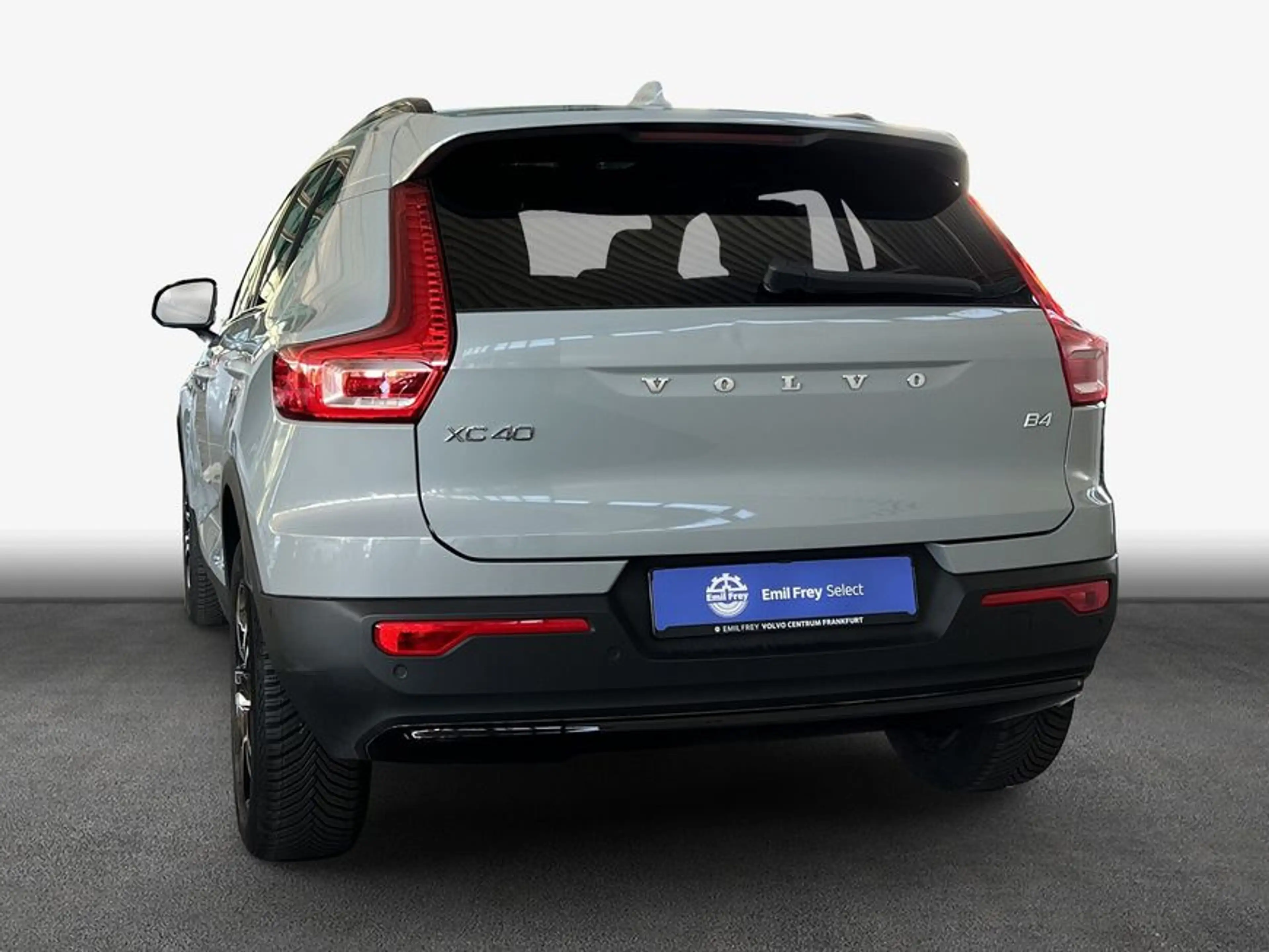 Volvo XC40 XC40 B4 B DKG Plus Dark — photo 5