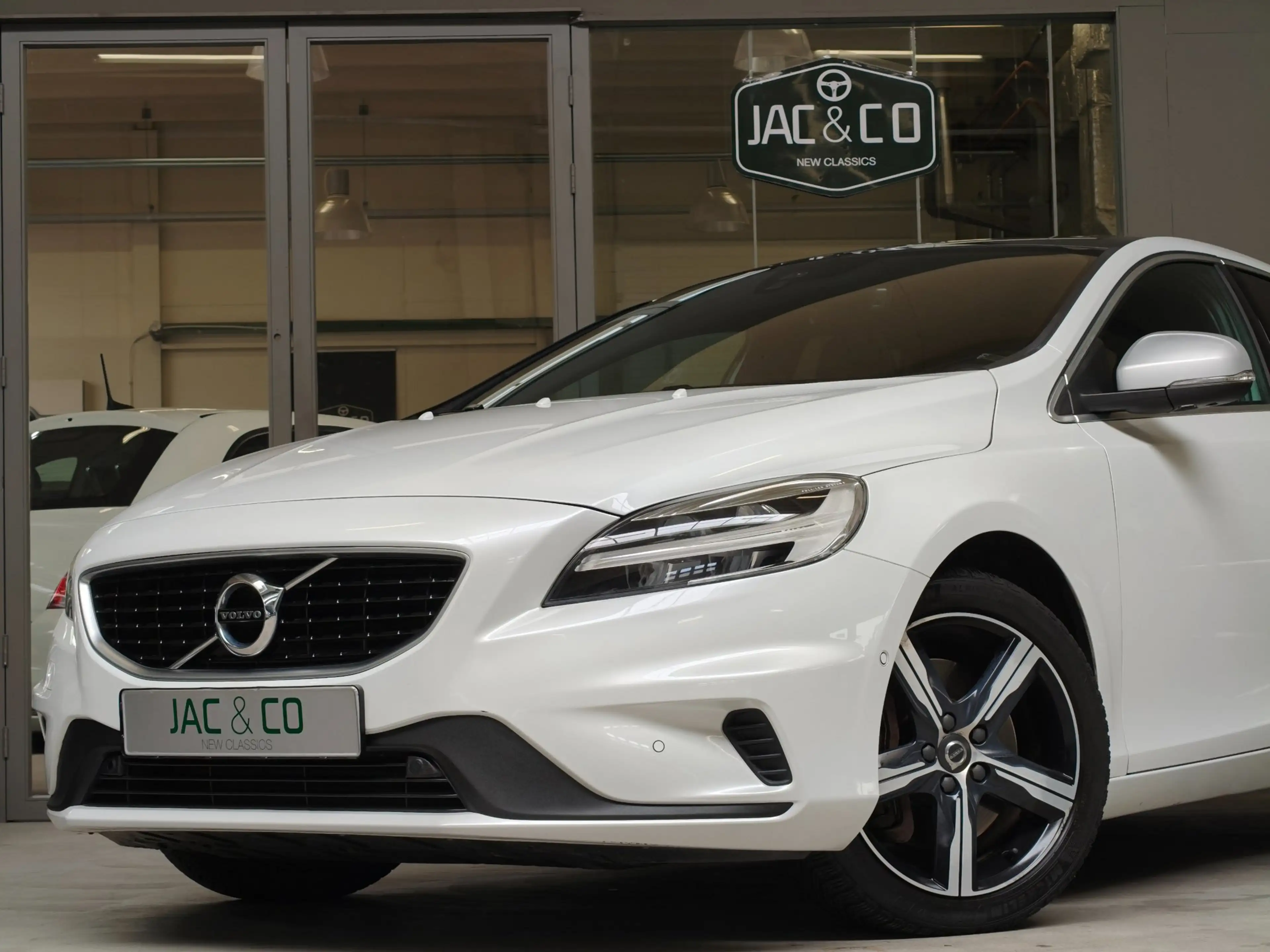 Volvo V40 1.5 T3 Polar+ Sport-Harman Kardon — photo 4