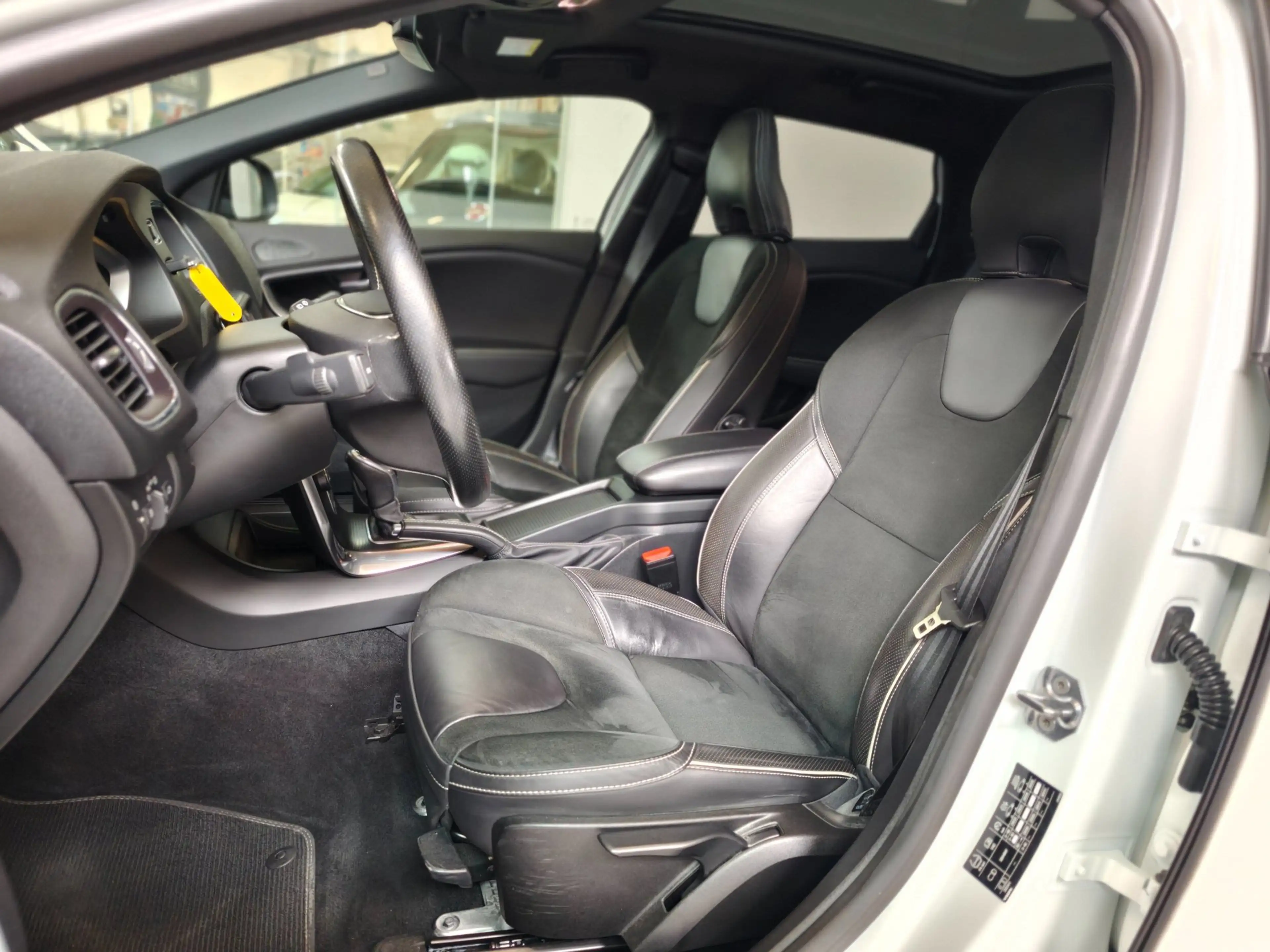 Volvo V40 1.5 T3 Polar+ Sport-Harman Kardon — photo 15