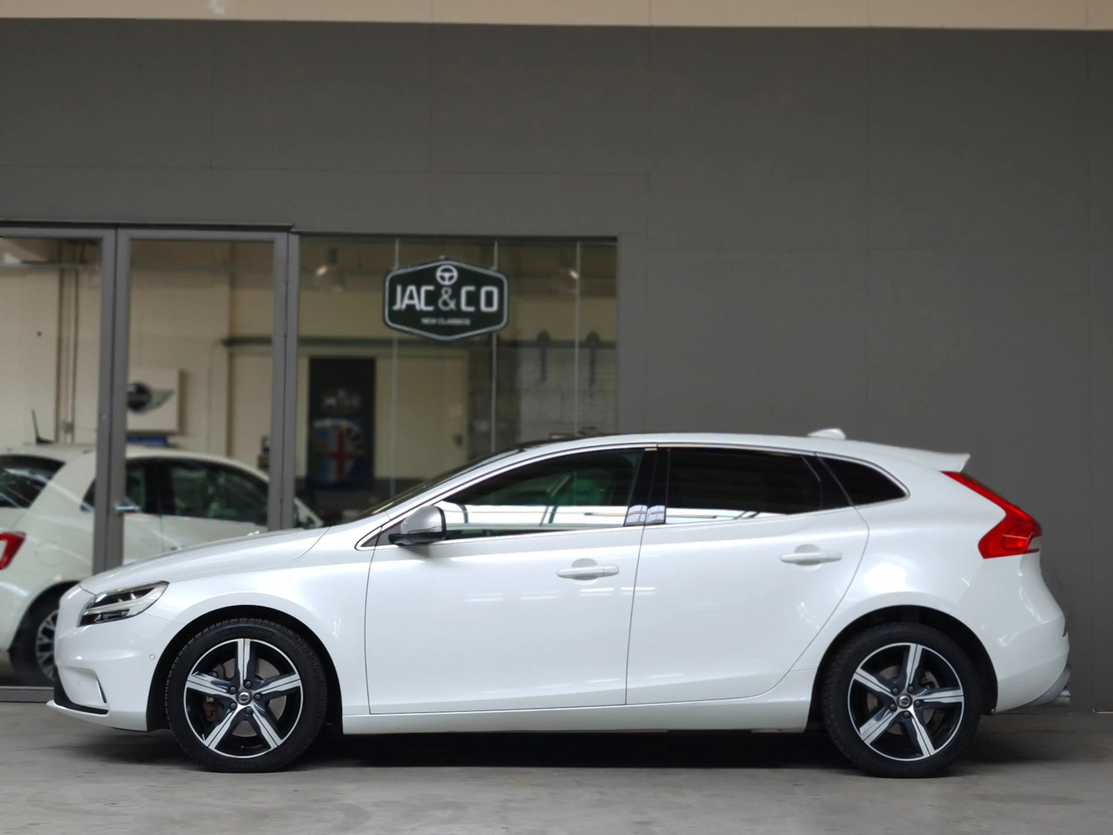 Volvo V40 1.5 T3 Polar+ Sport-Harman Kardon — photo 7