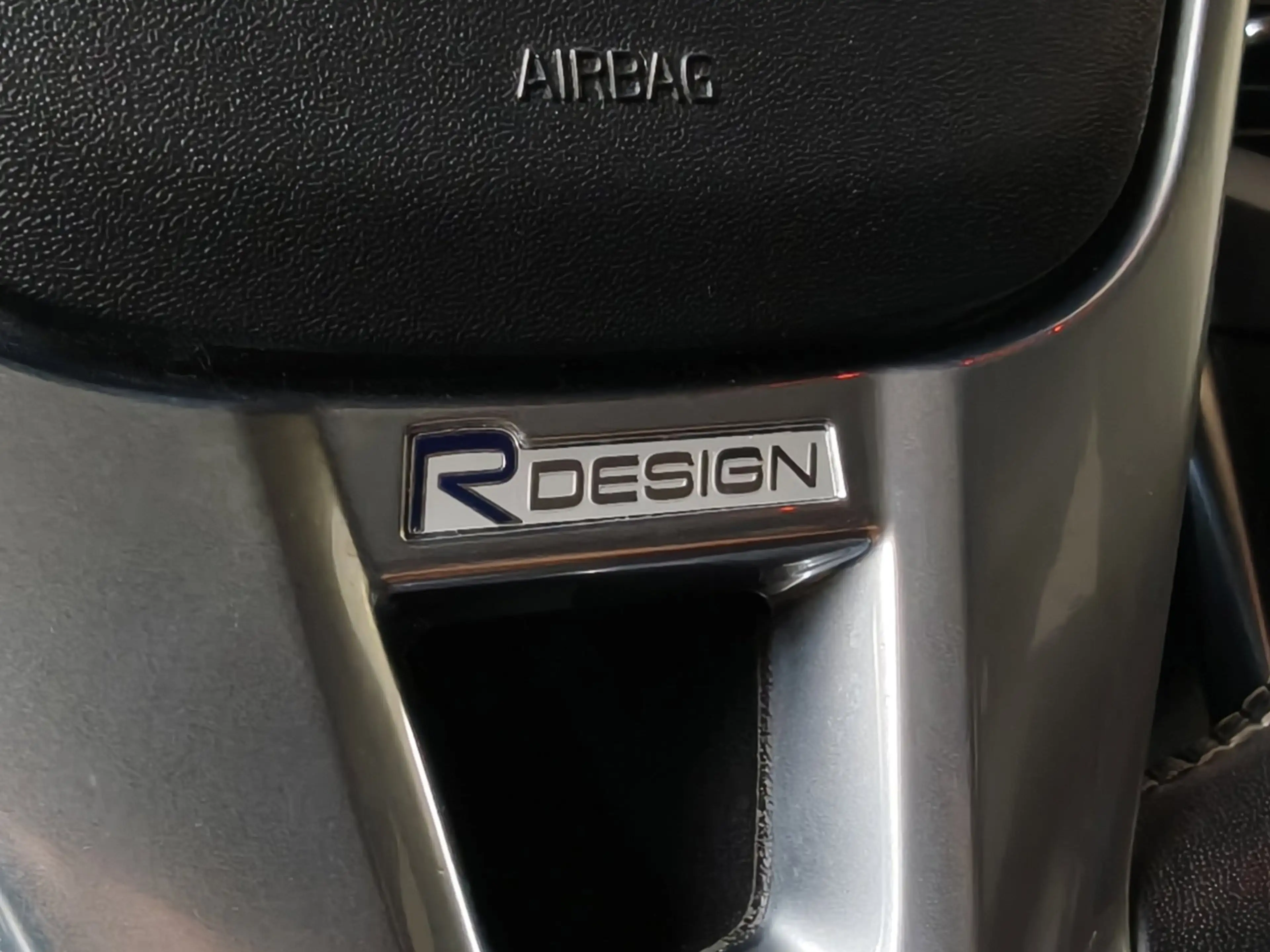 Volvo V40 1.5 T3 Polar+ Sport-Harman Kardon — photo 3